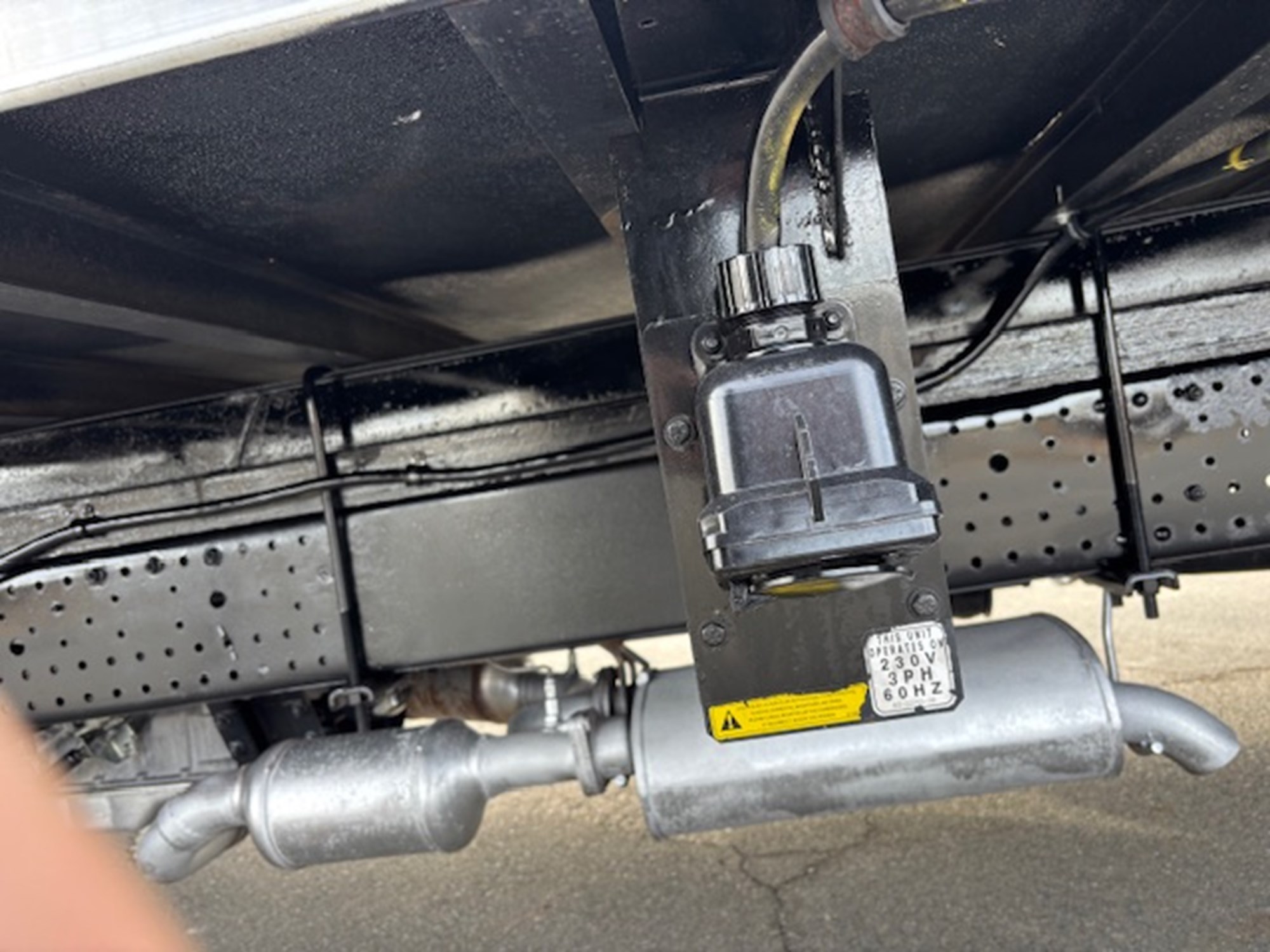 2018 Isuzu NPR-HD - image 5 of 6