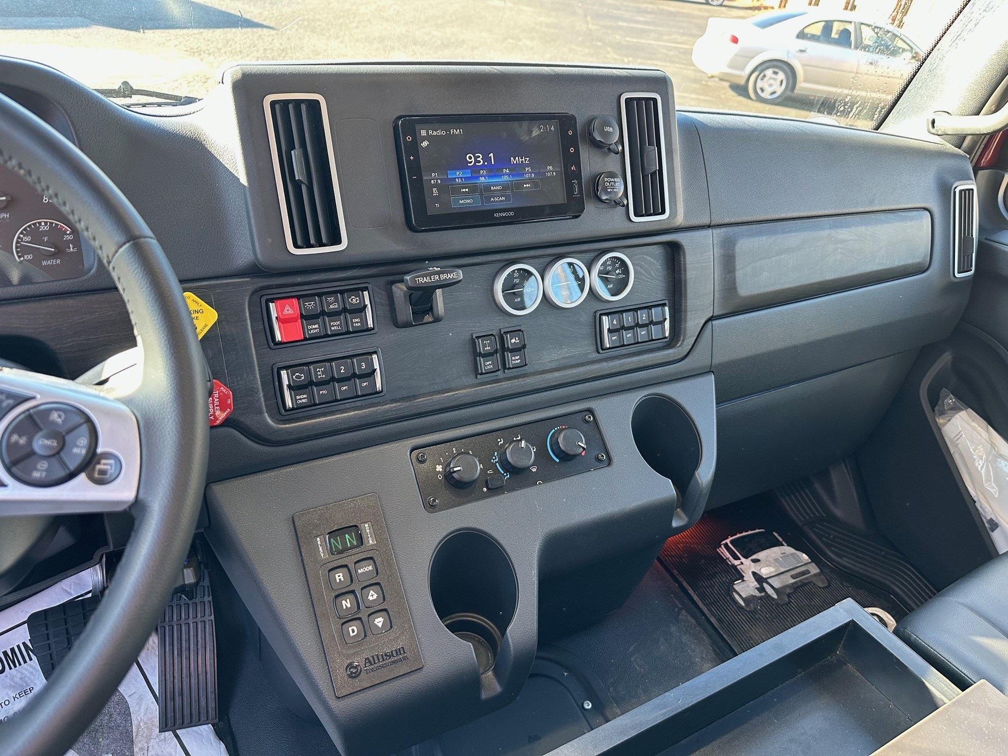 2026 Freightliner M2106 - image 2 of 6