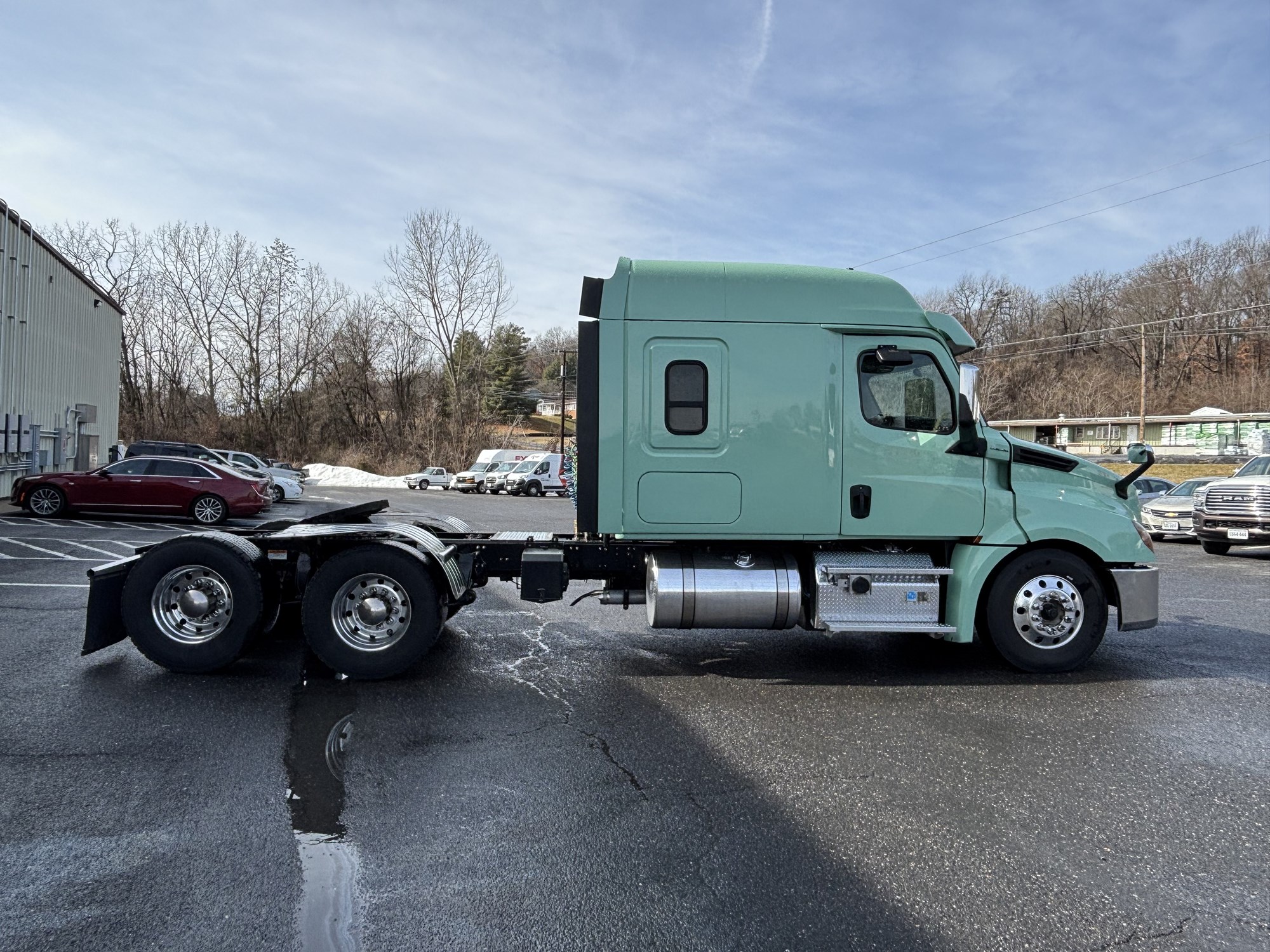 2019 Freightliner Cascadia - image 5