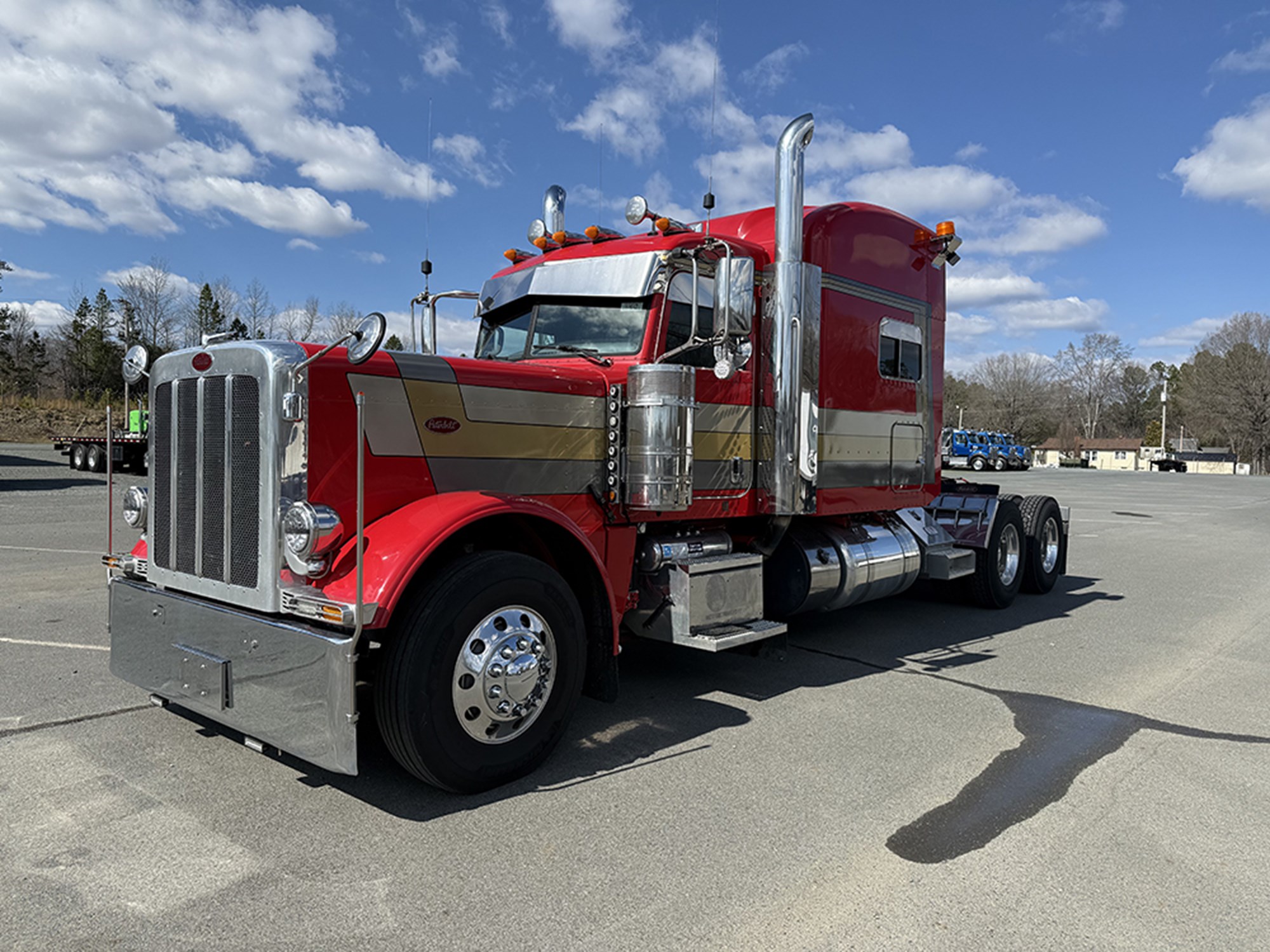 2021 Peterbilt - image 1
