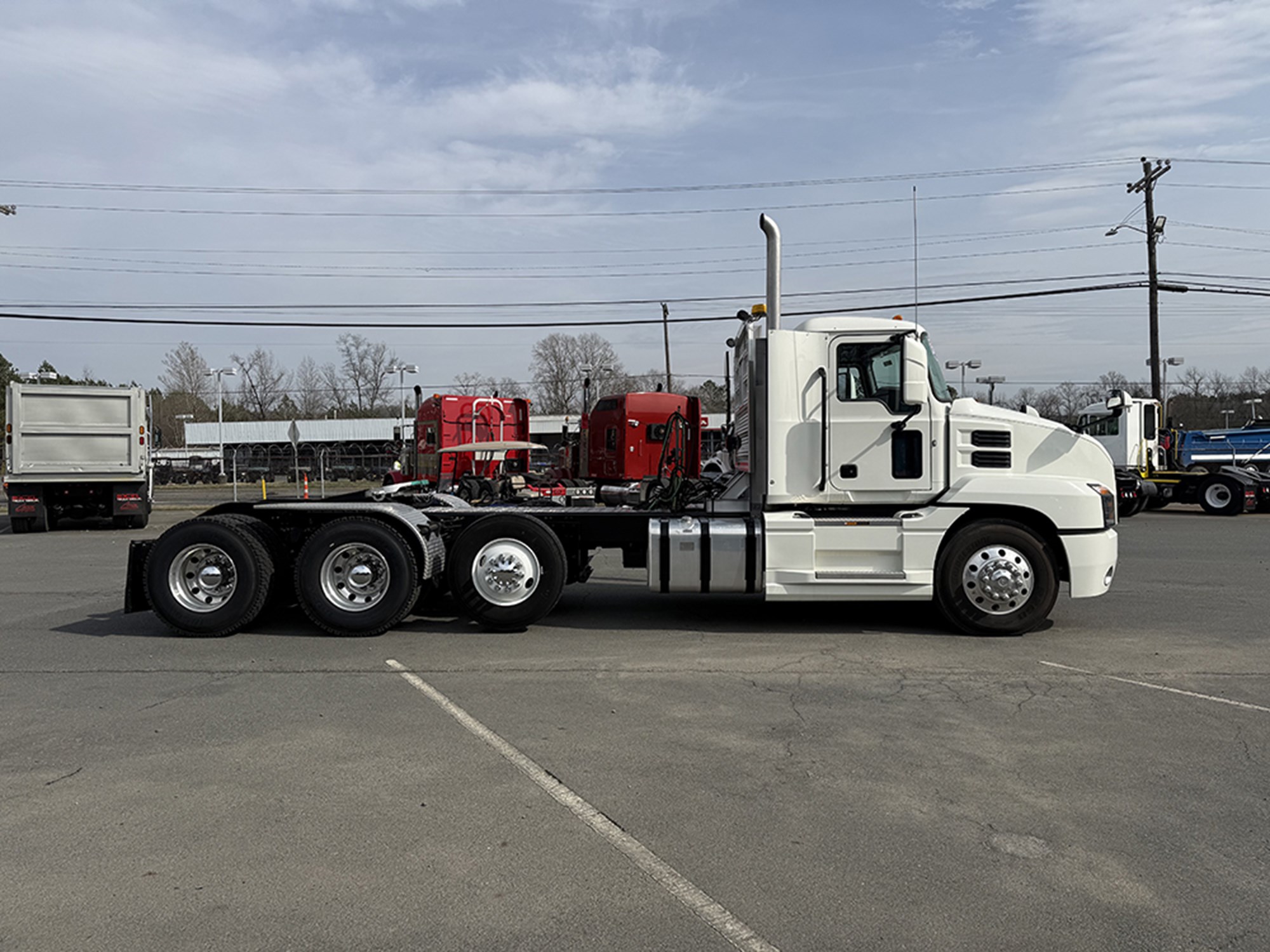 2020 Mack Anthem - image 3