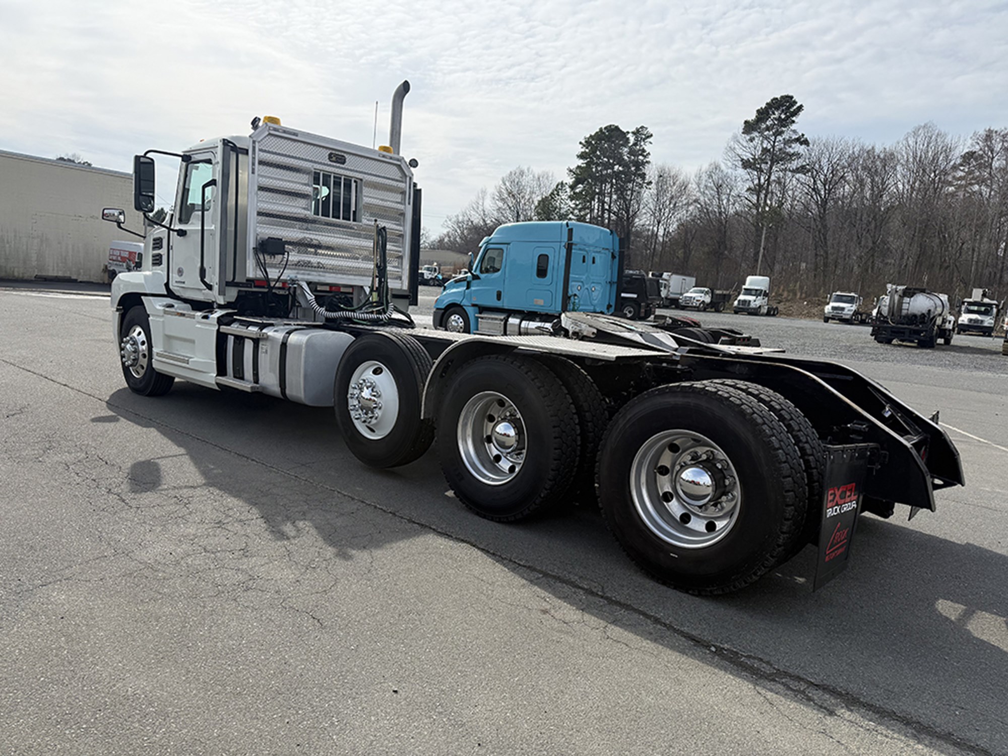 2020 Mack Anthem - image 6