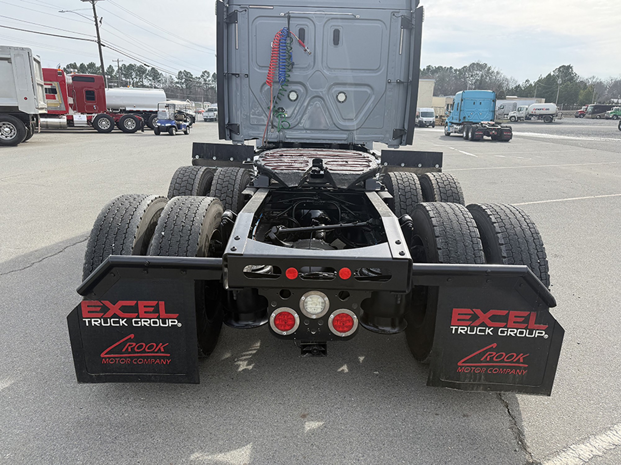 2020 Freightliner Cascadia 126 - image 5 of 6