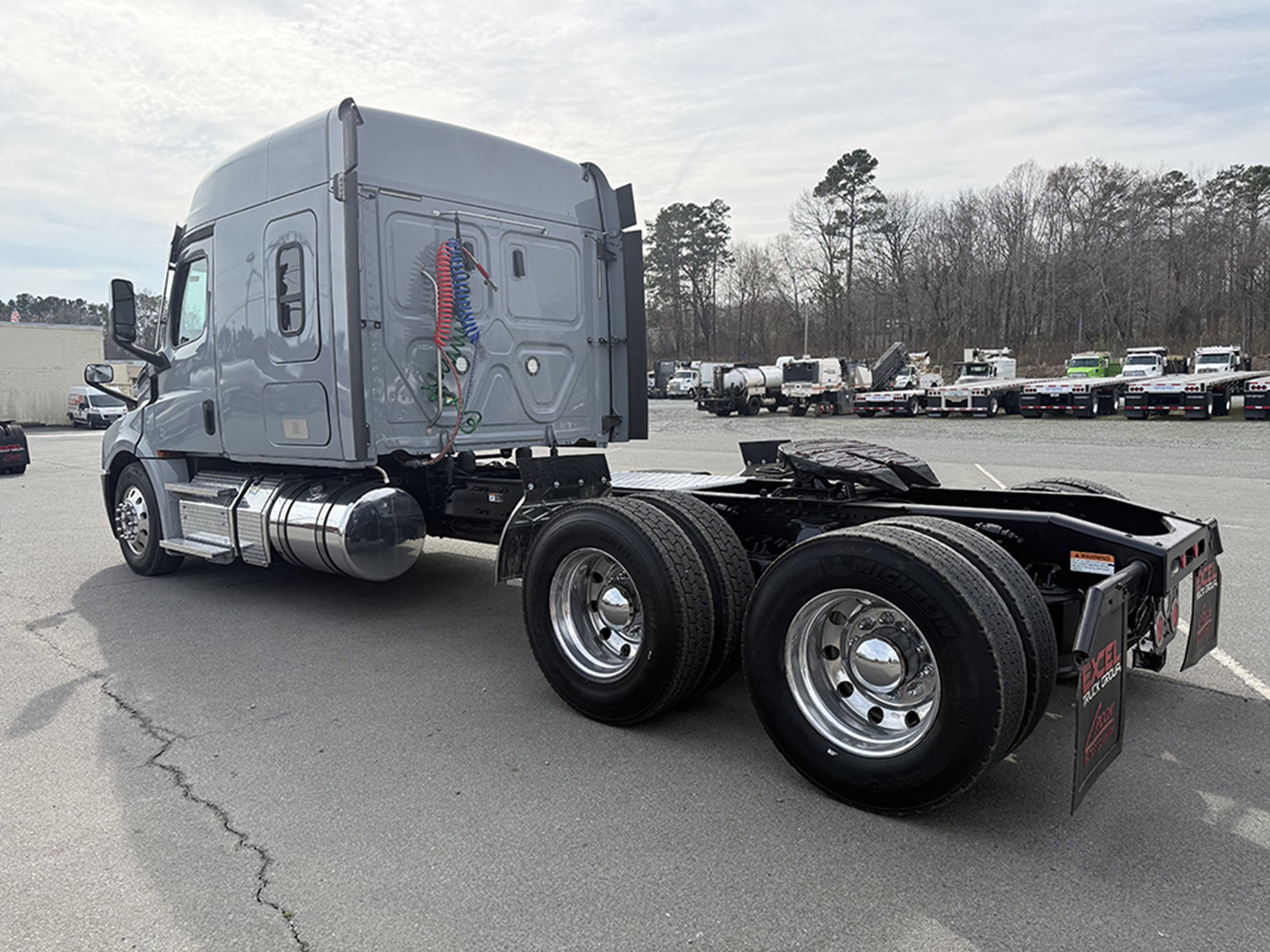2020 Freightliner Cascadia 126 - image 6 of 6