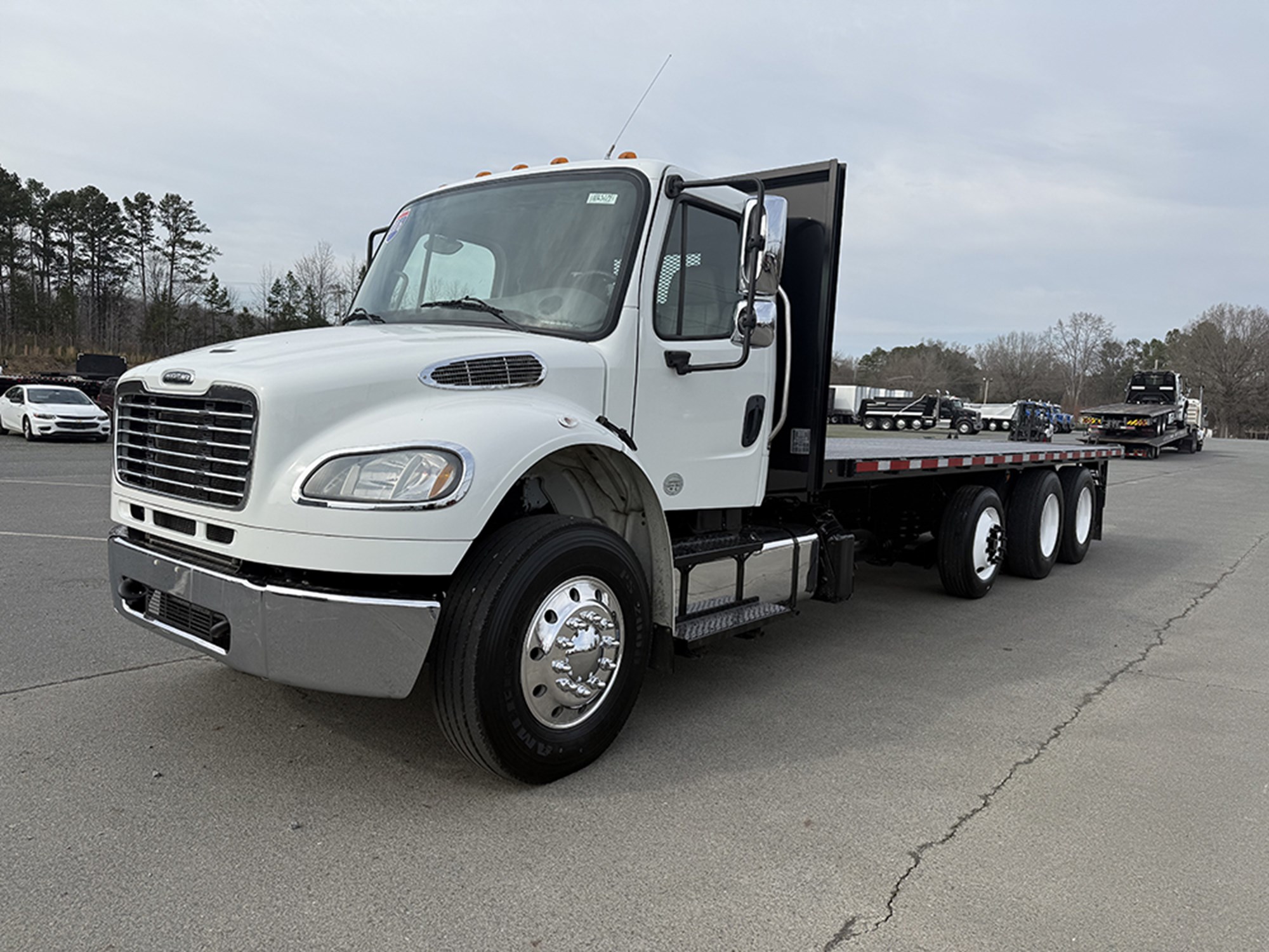 2016 Freightliner M2 - image 1 of 6