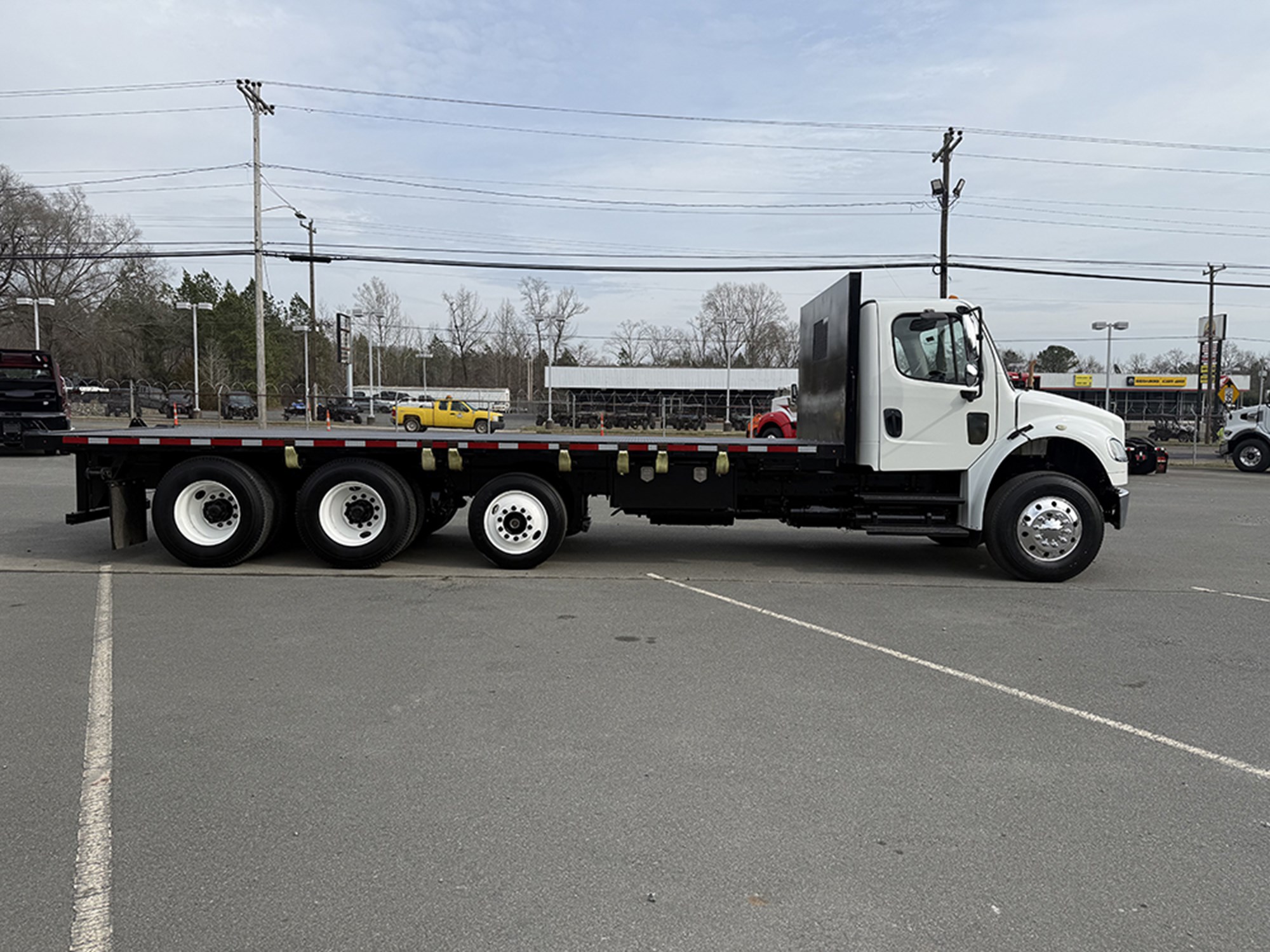 2016 Freightliner M2 - image 3 of 6