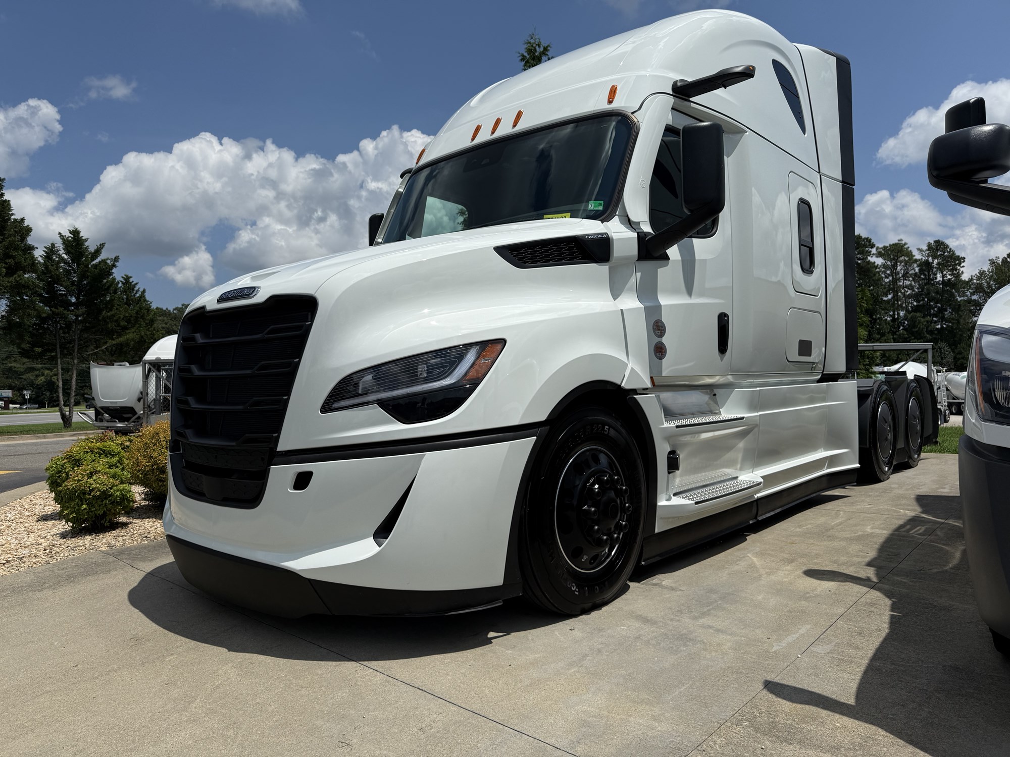2026 Freightliner - image 2