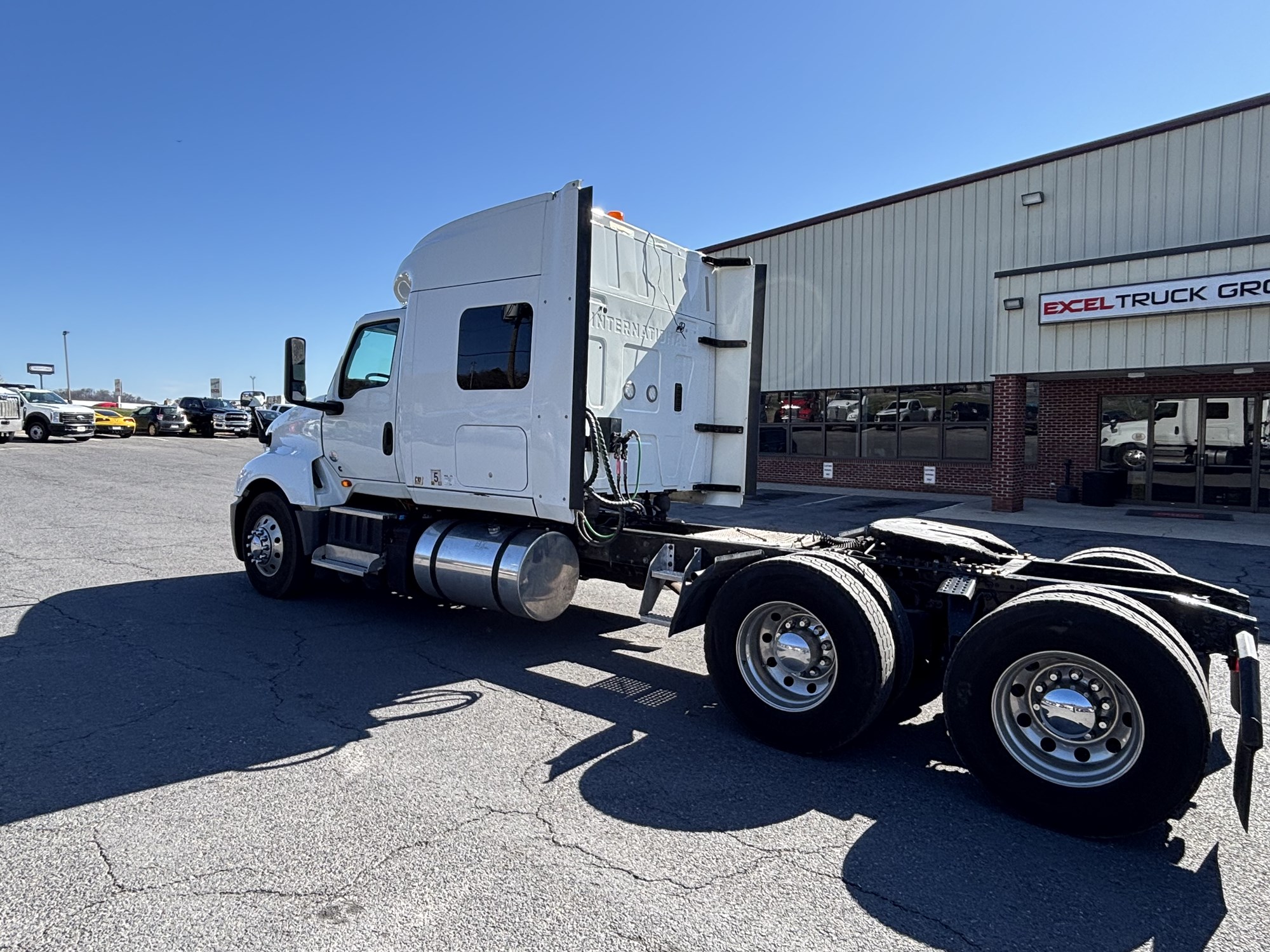 2020 INTERNATIONAL LT625 - image 3 of 6