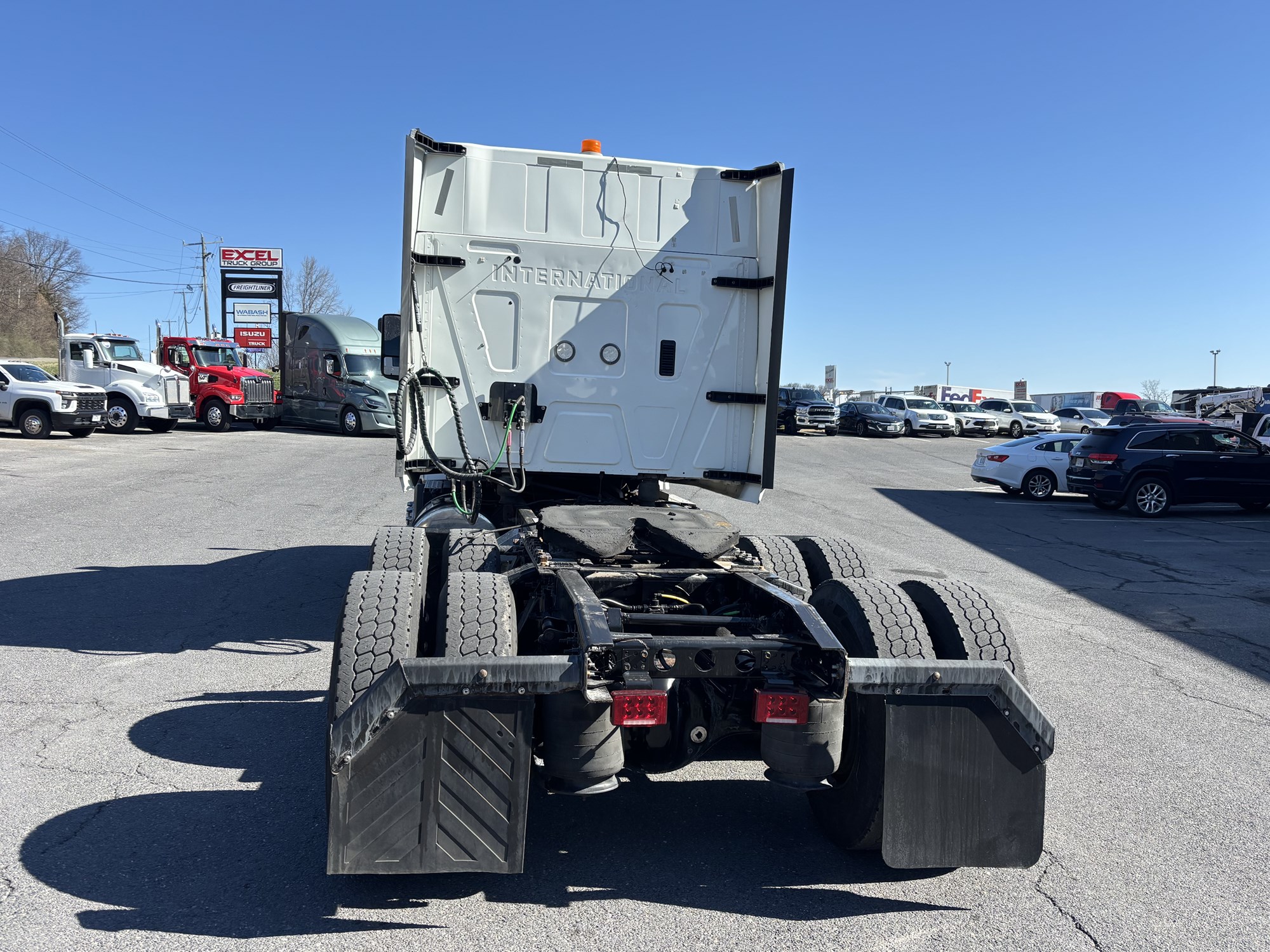 2020 INTERNATIONAL LT625 - image 4 of 6