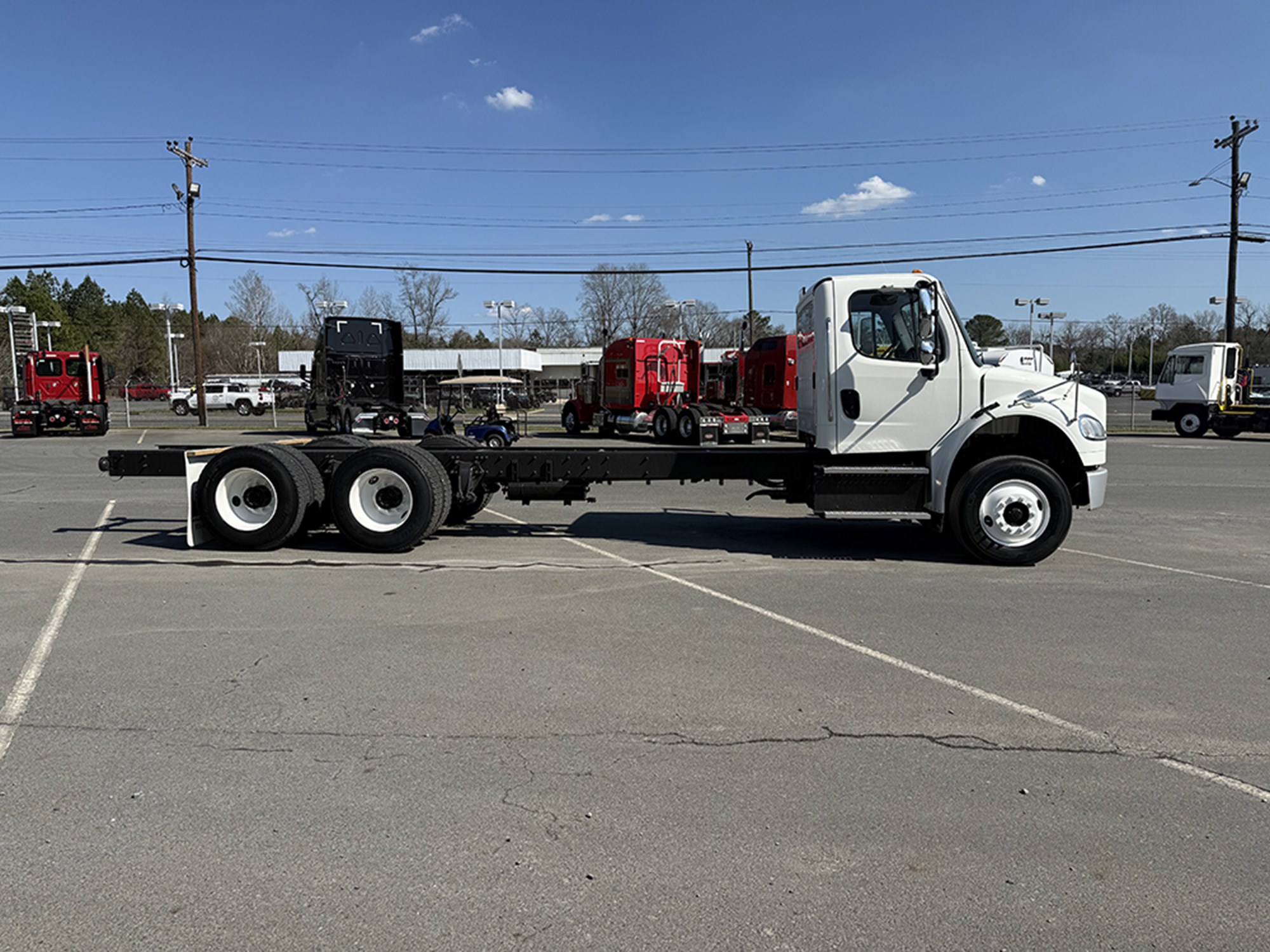 2016 Freightliner M2 - image 3 of 6
