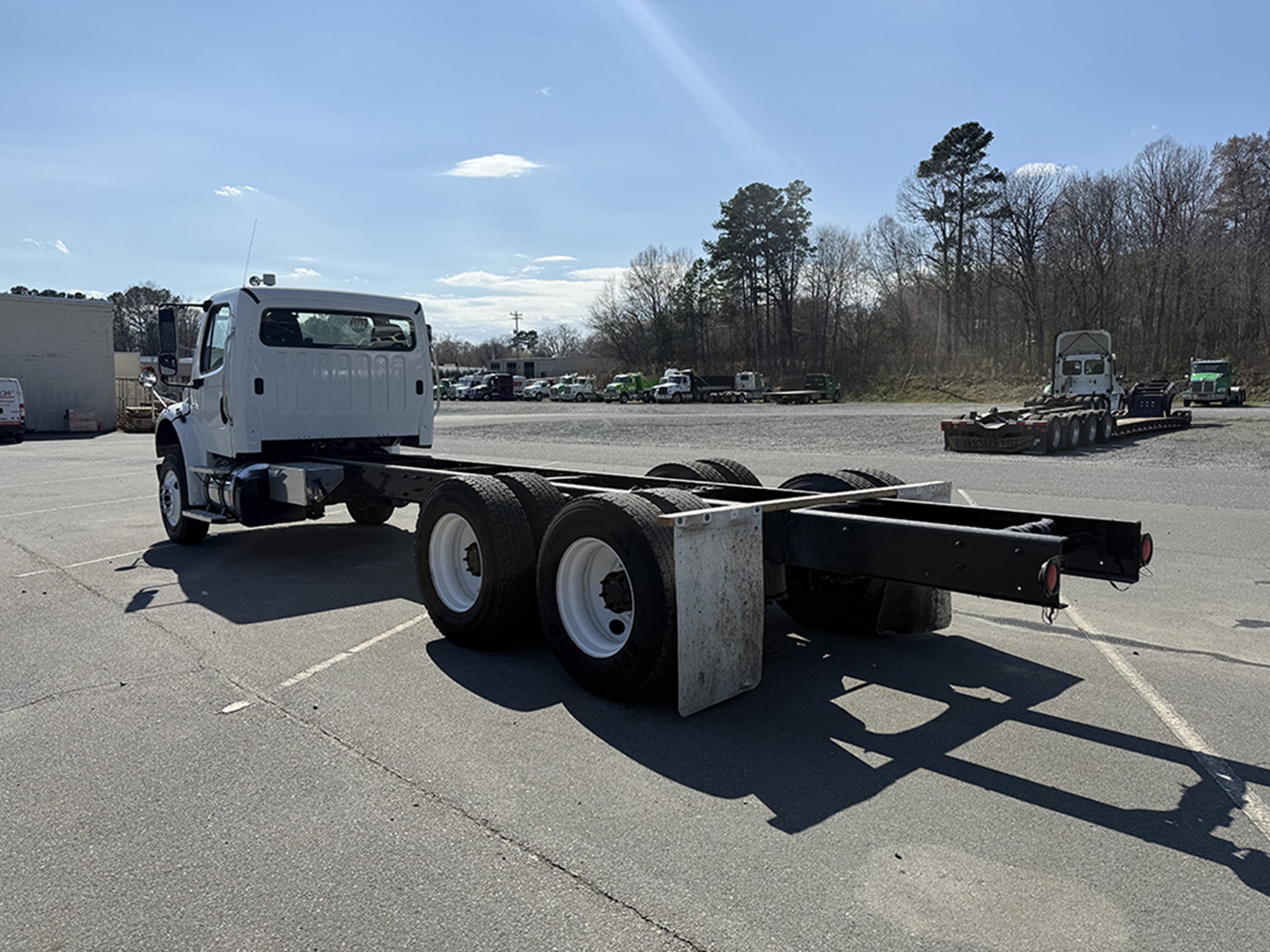 2016 Freightliner M2 - image 6 of 6