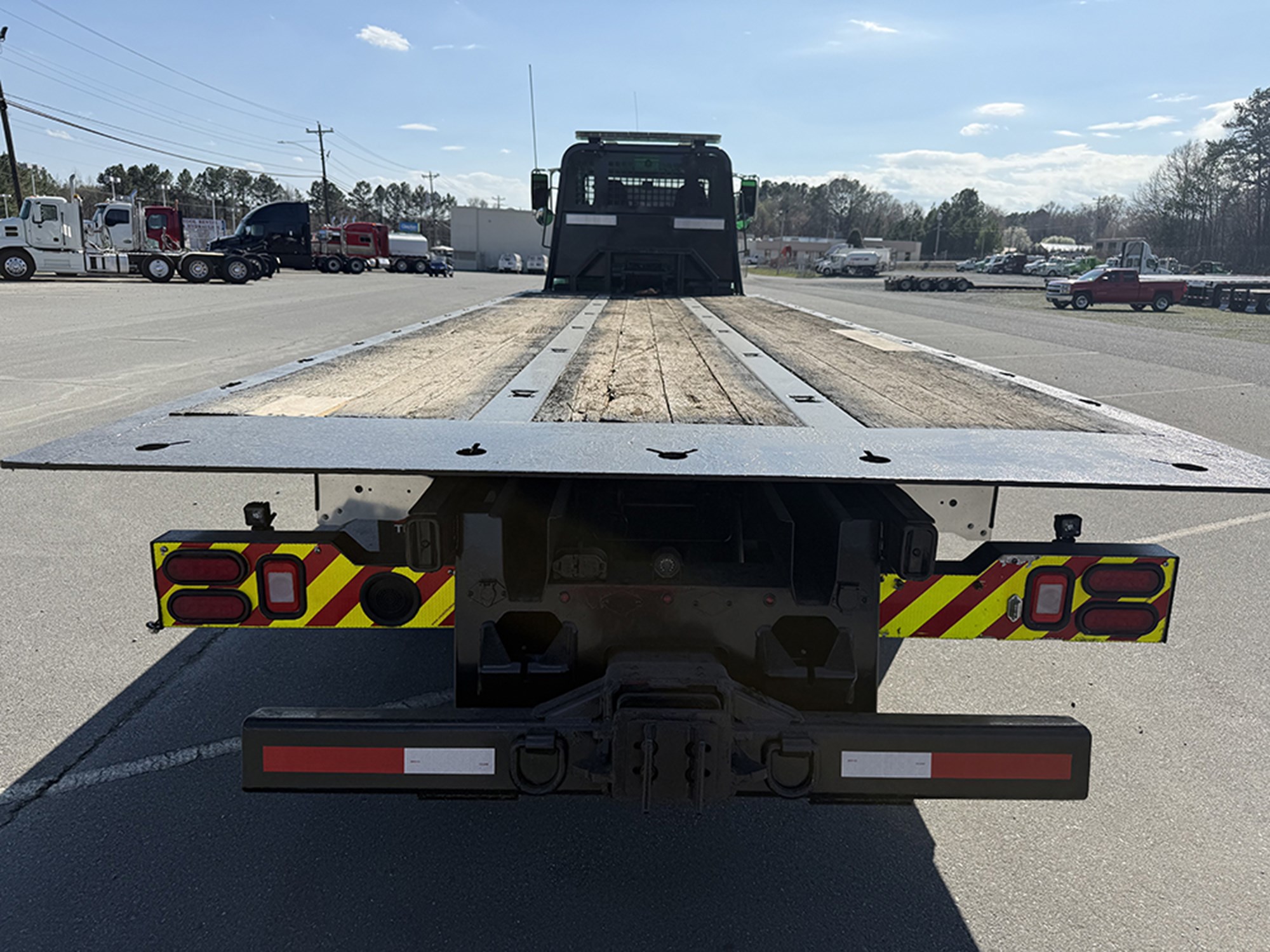 2018 Peterbilt 348 - image 6 of 6