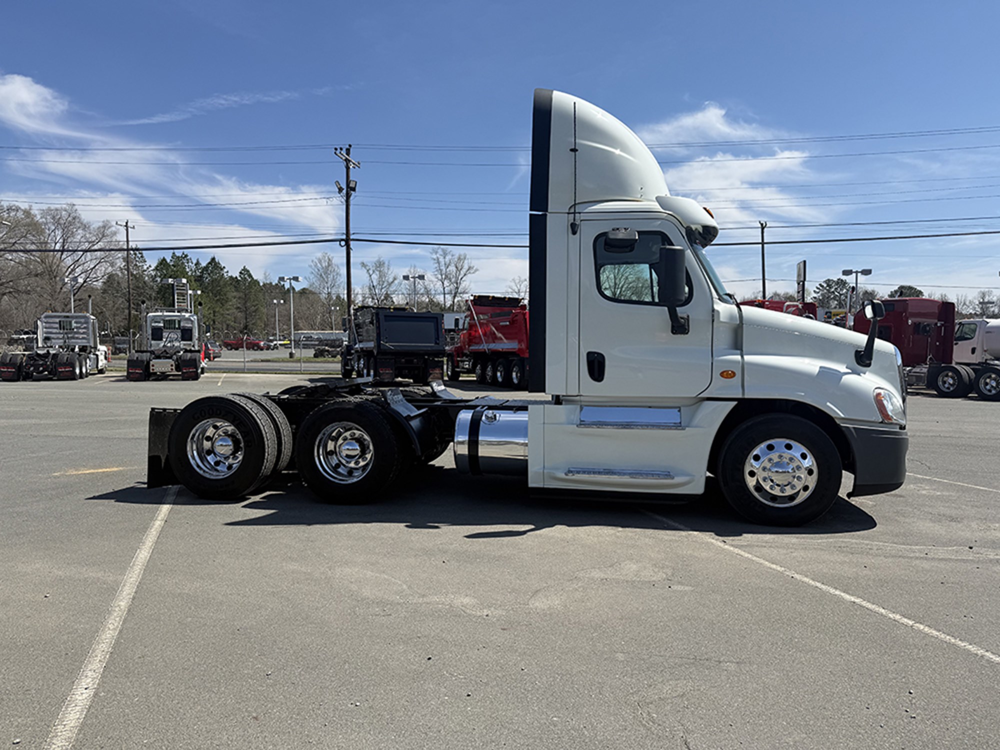 2019 Freightliner - image 3