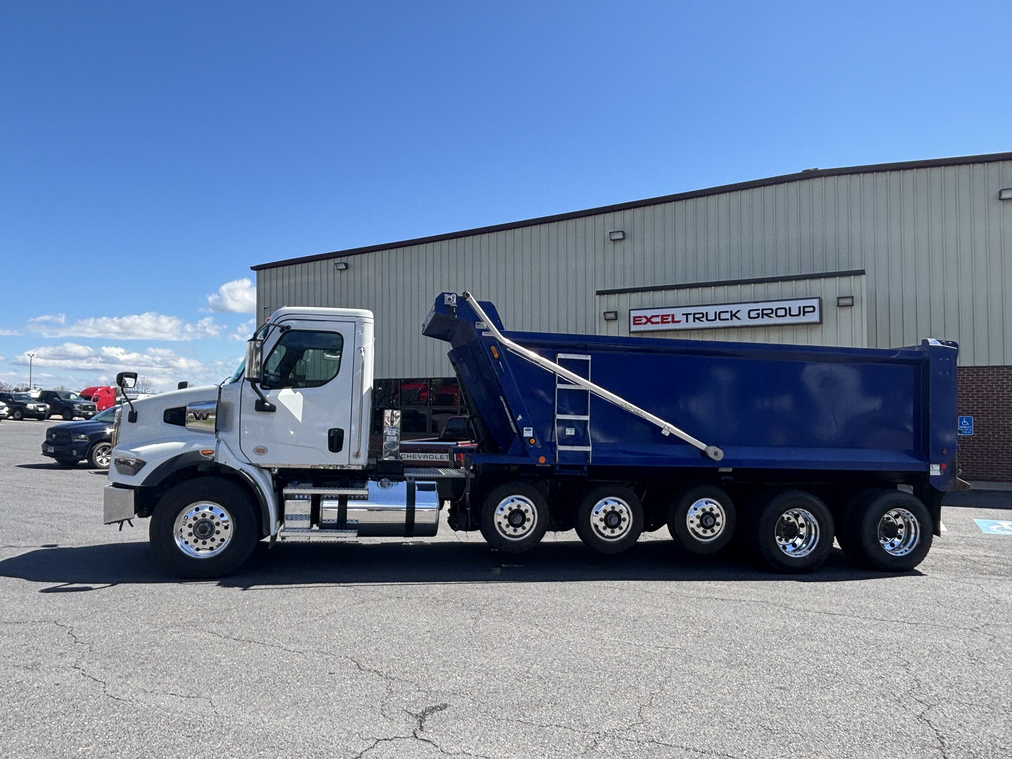 2025 Western Star 47X - image 3