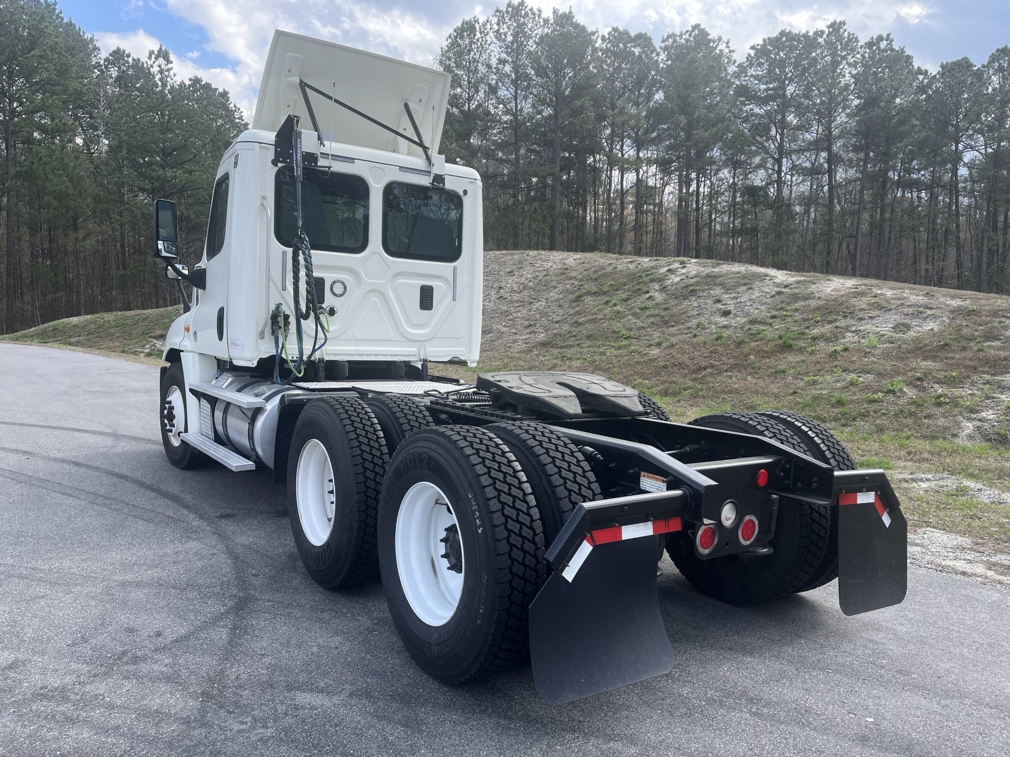 2017 Freightliner - image 3