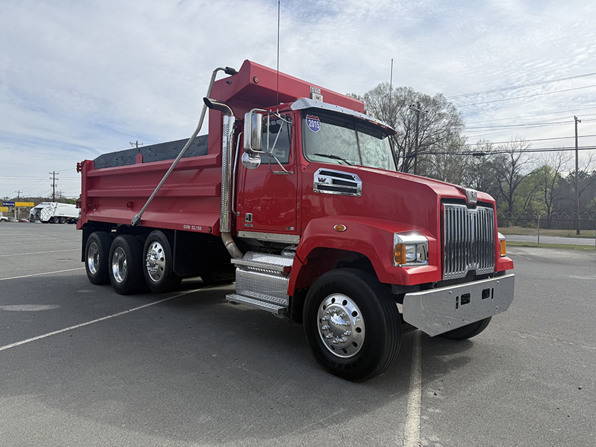 2015 Western Star 4700 - image 2