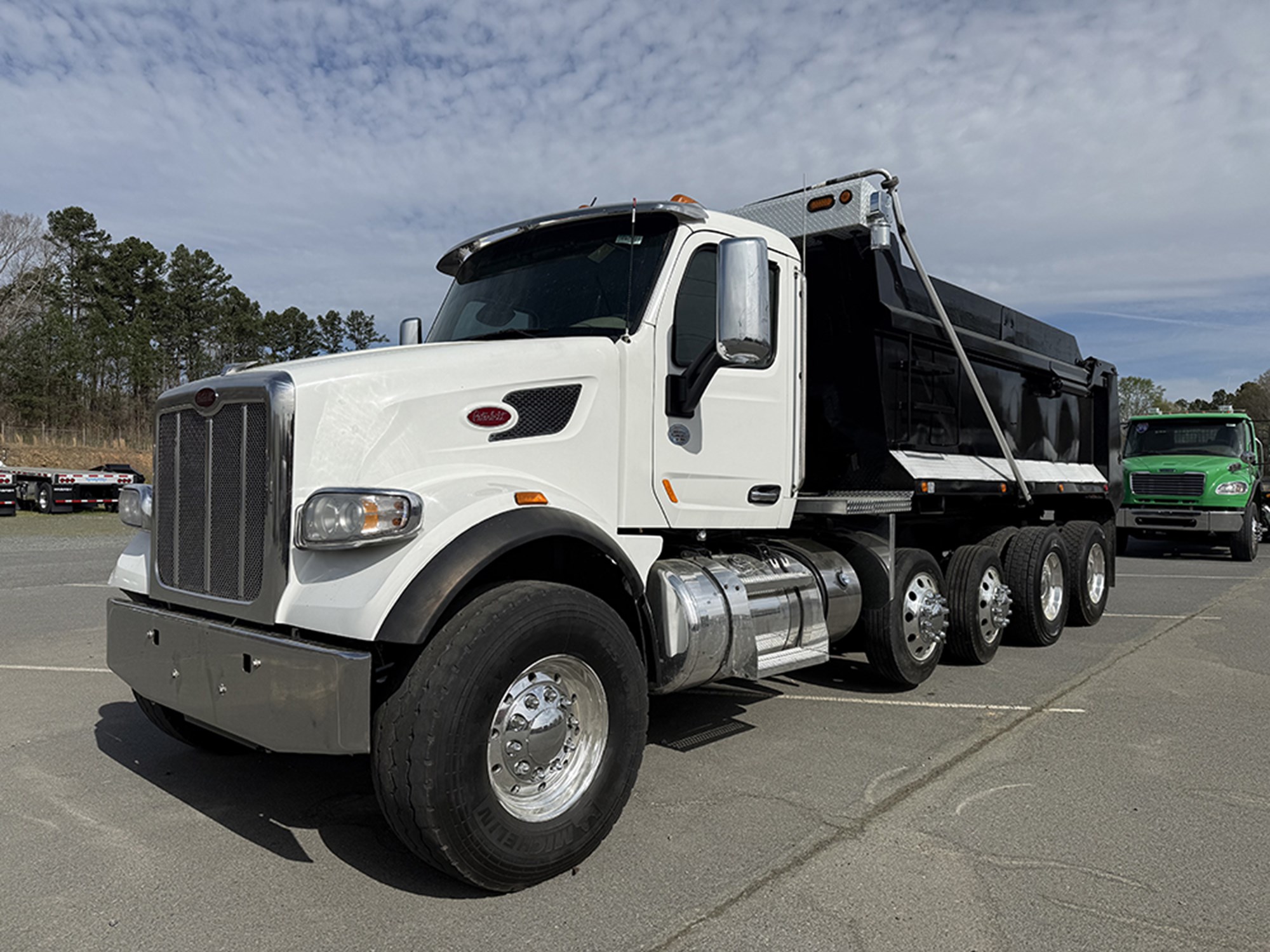 2019 Peterbilt - image 1