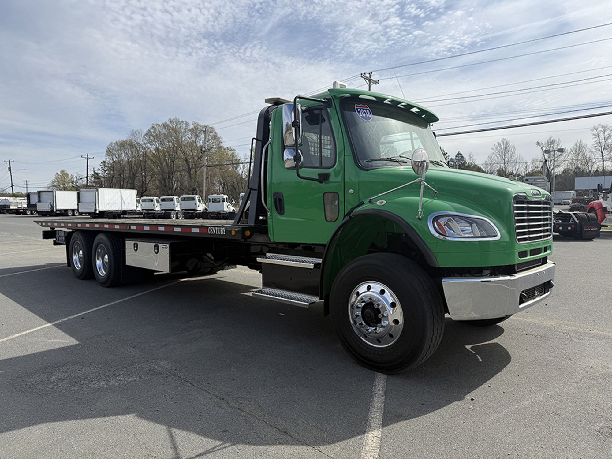 2018 Freightliner M2 106 - image 2