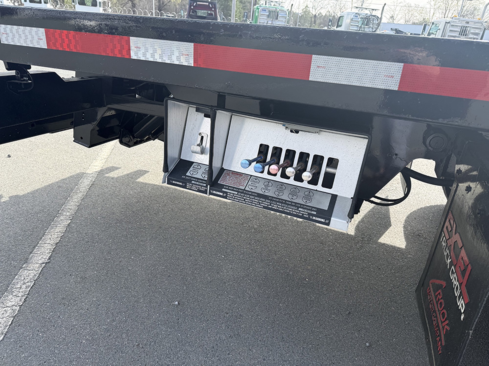 2018 Freightliner M2 106 - image 4