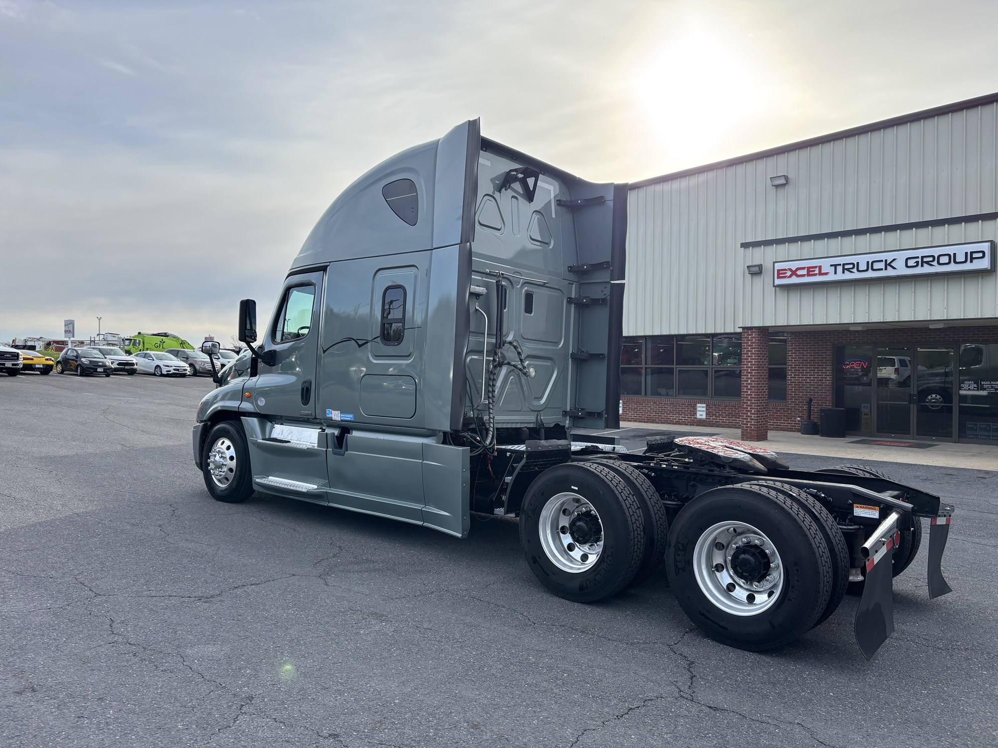 2016 Freightliner - image 3