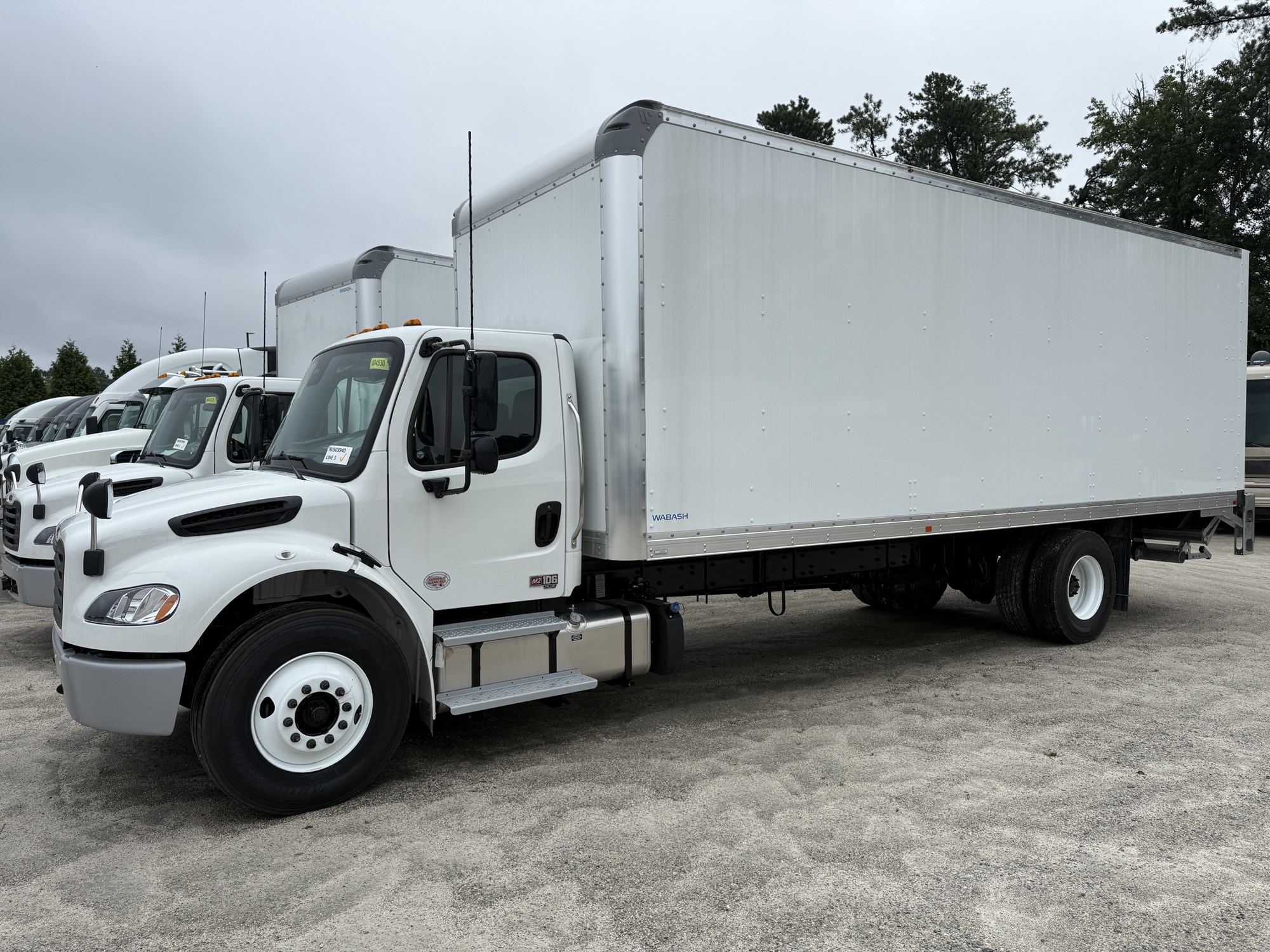 2026 Freightliner M2 106 - image 2