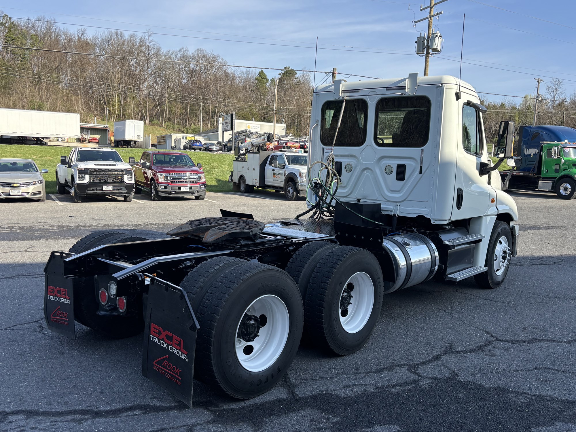 2016 Freightliner Cascadia 125 - image 5 of 6