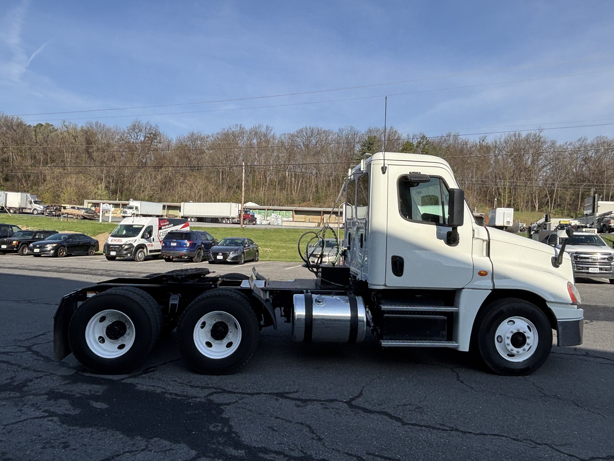 2016 Freightliner Cascadia 125 - image 6 of 6