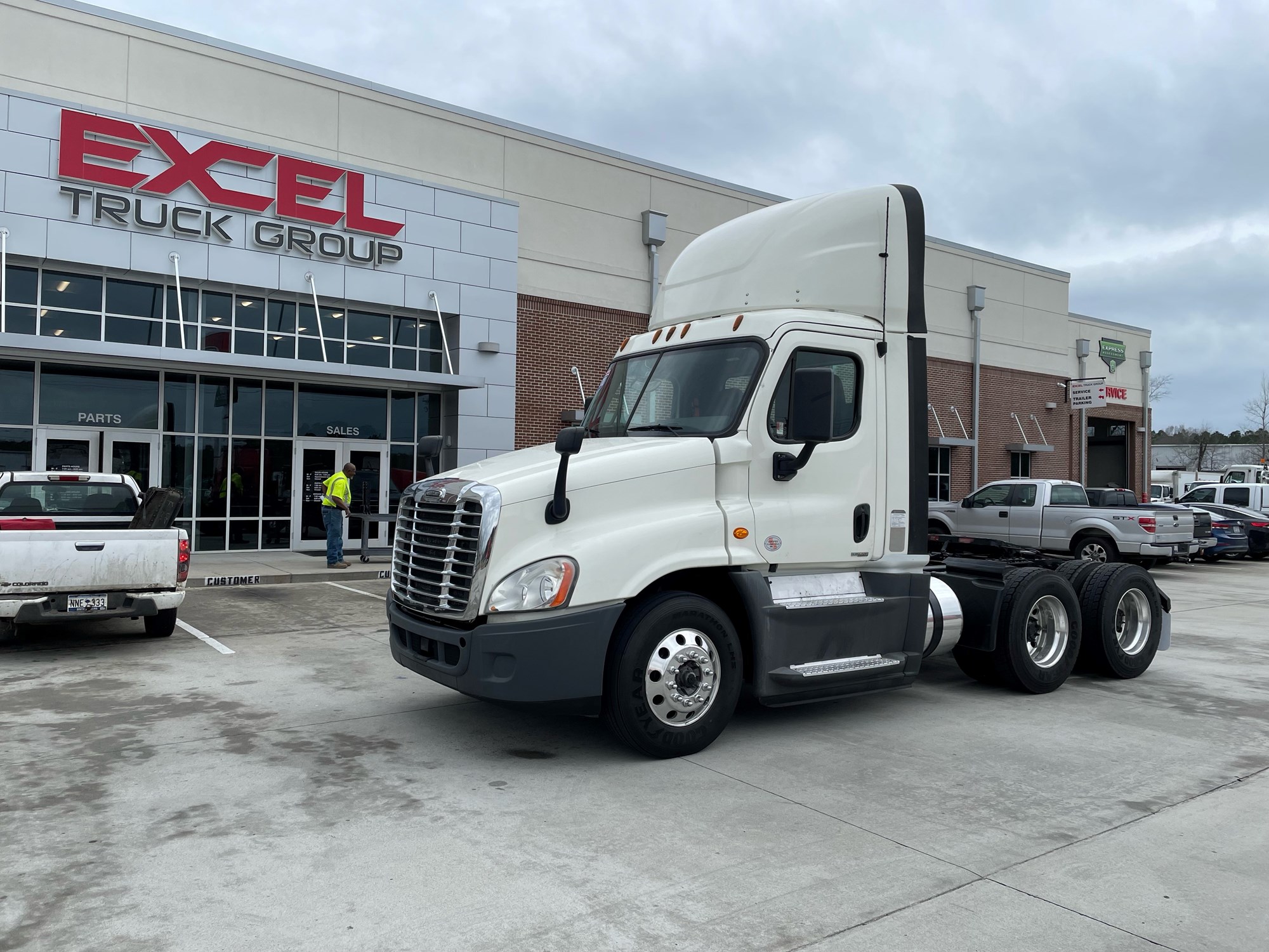 2018 Freightliner Cascadia 125 - image 1 of 6