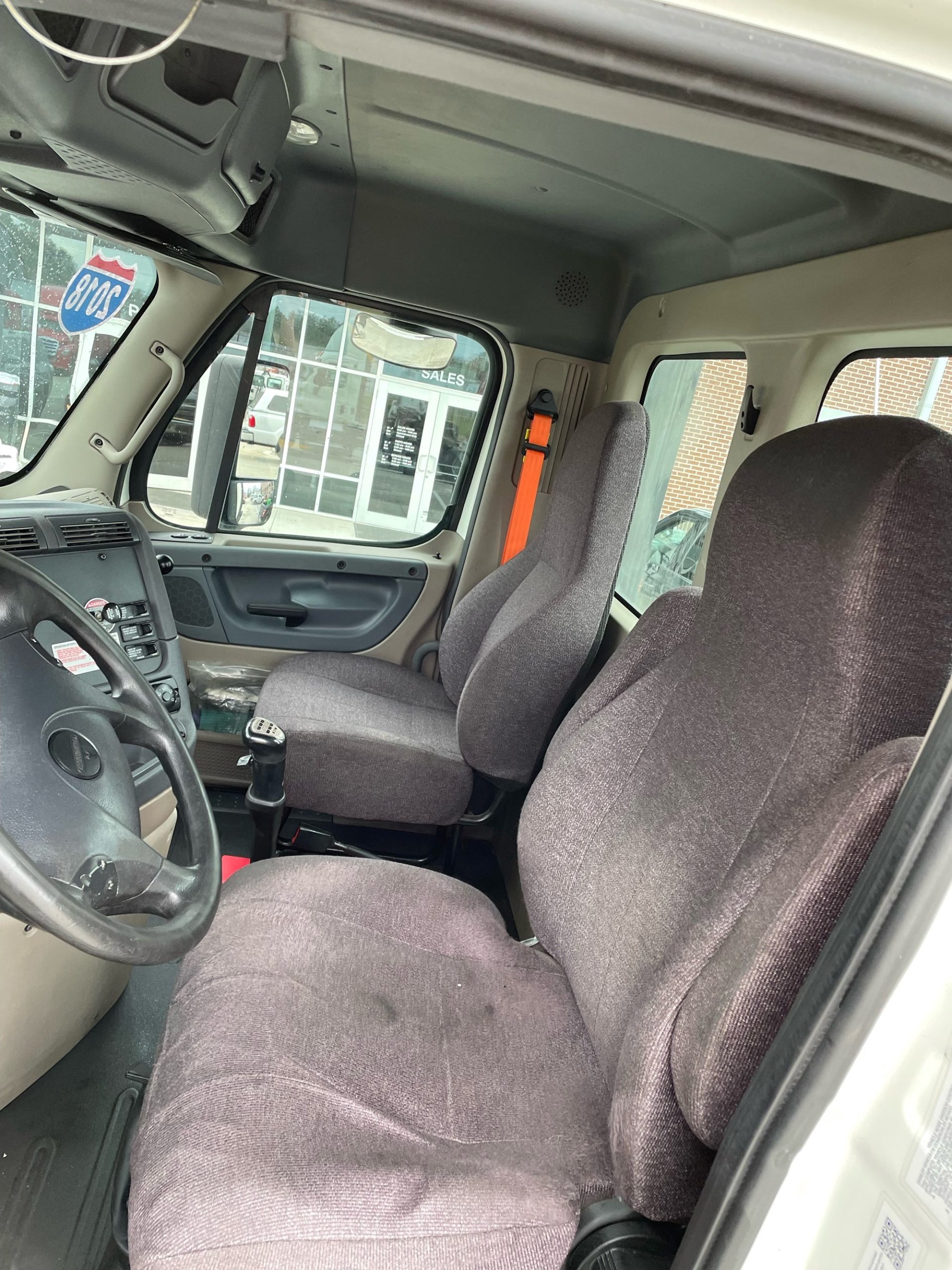 2018 Freightliner Cascadia 125 - image 6 of 6