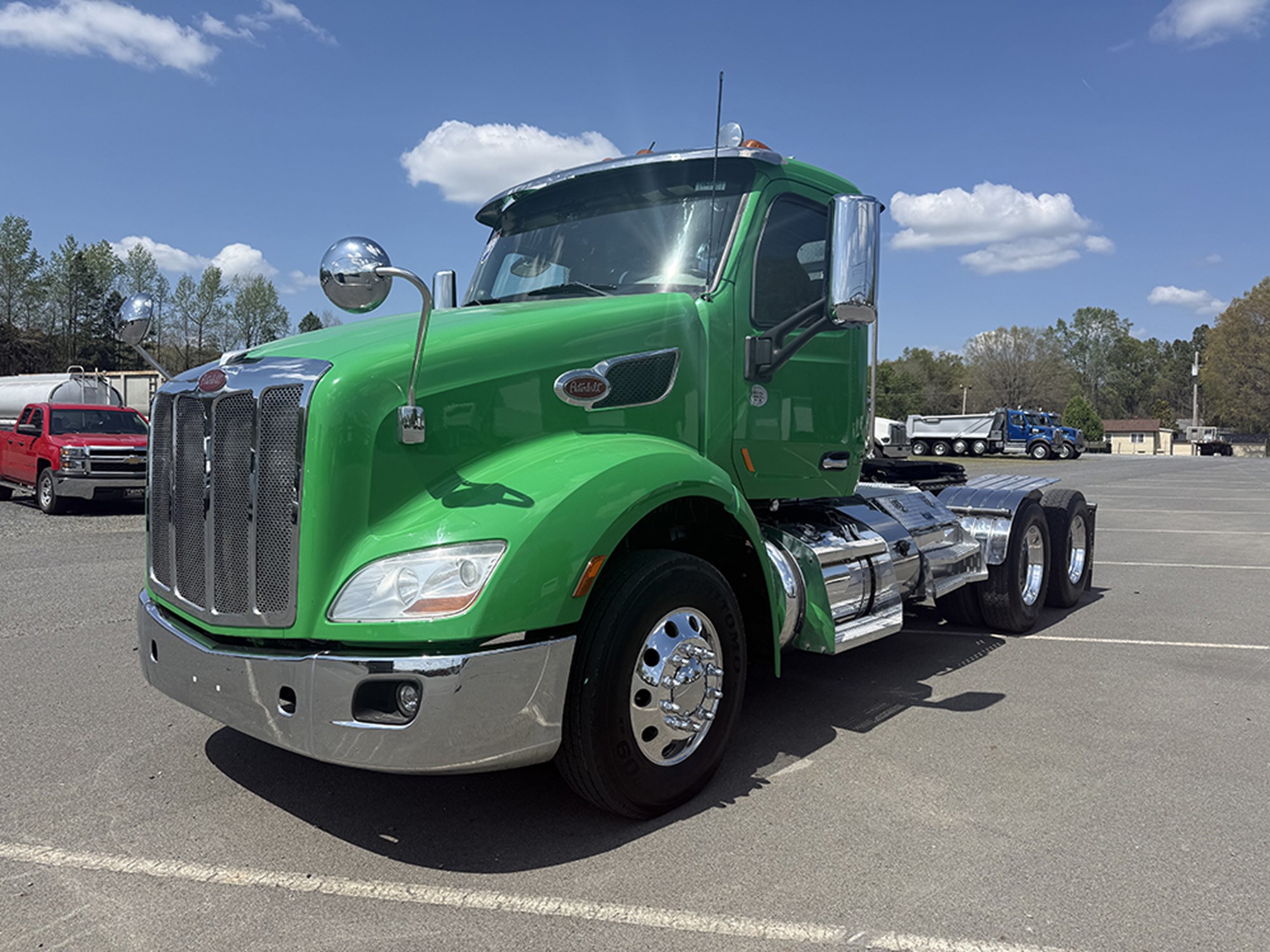2019 Peterbilt 579 - image 1 of 6