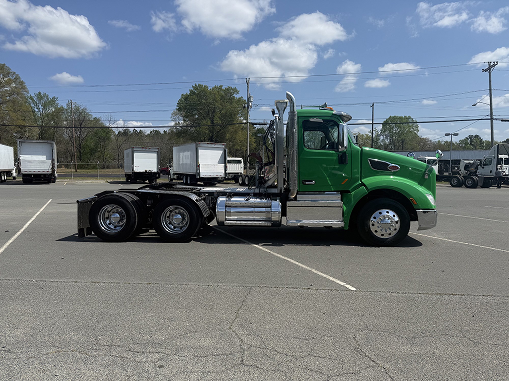 2019 Peterbilt 579 - image 3 of 6