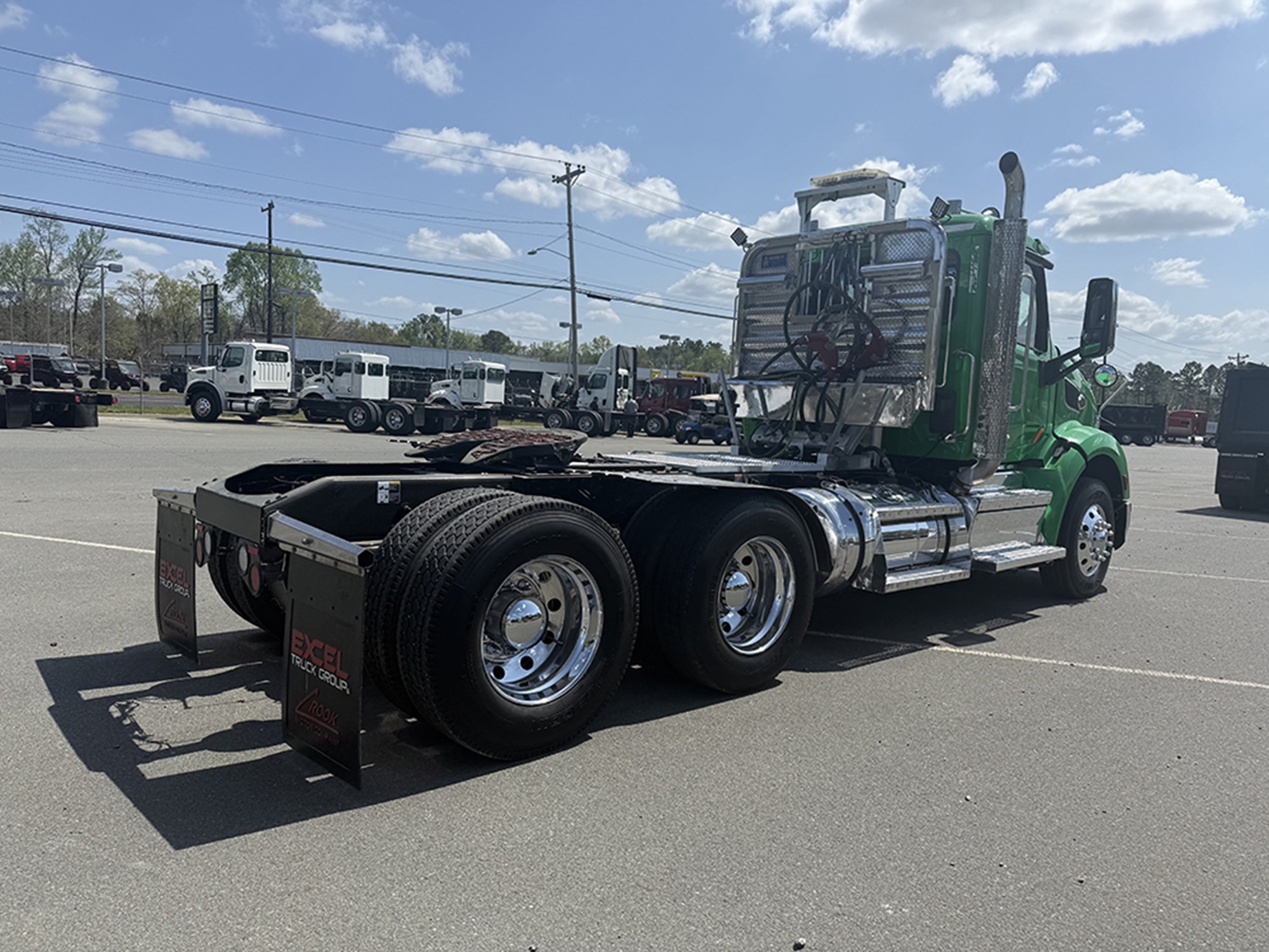 2019 Peterbilt 579 - image 4 of 6