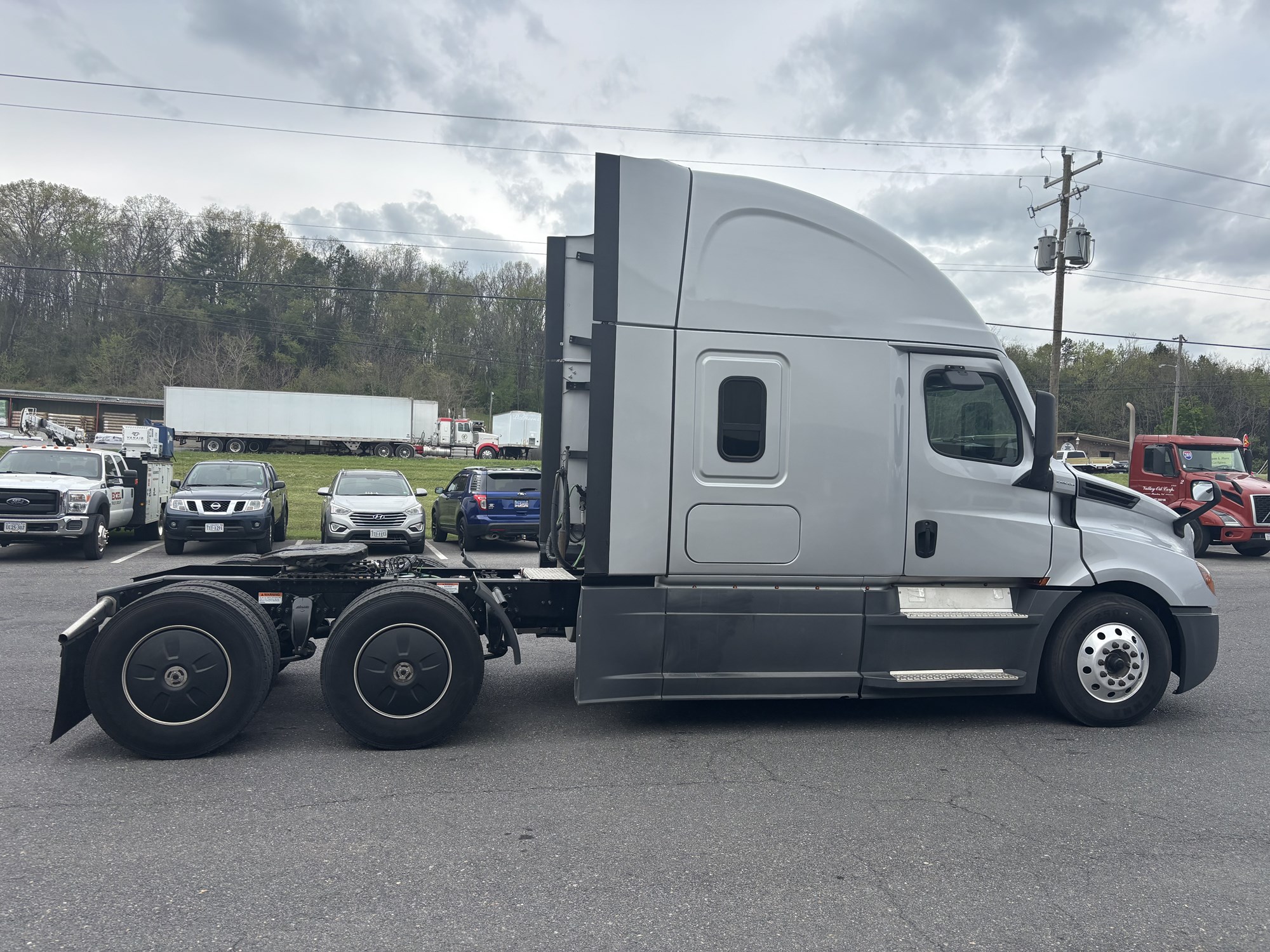 2022 Freightliner Cascadia 126 - image 6 of 6