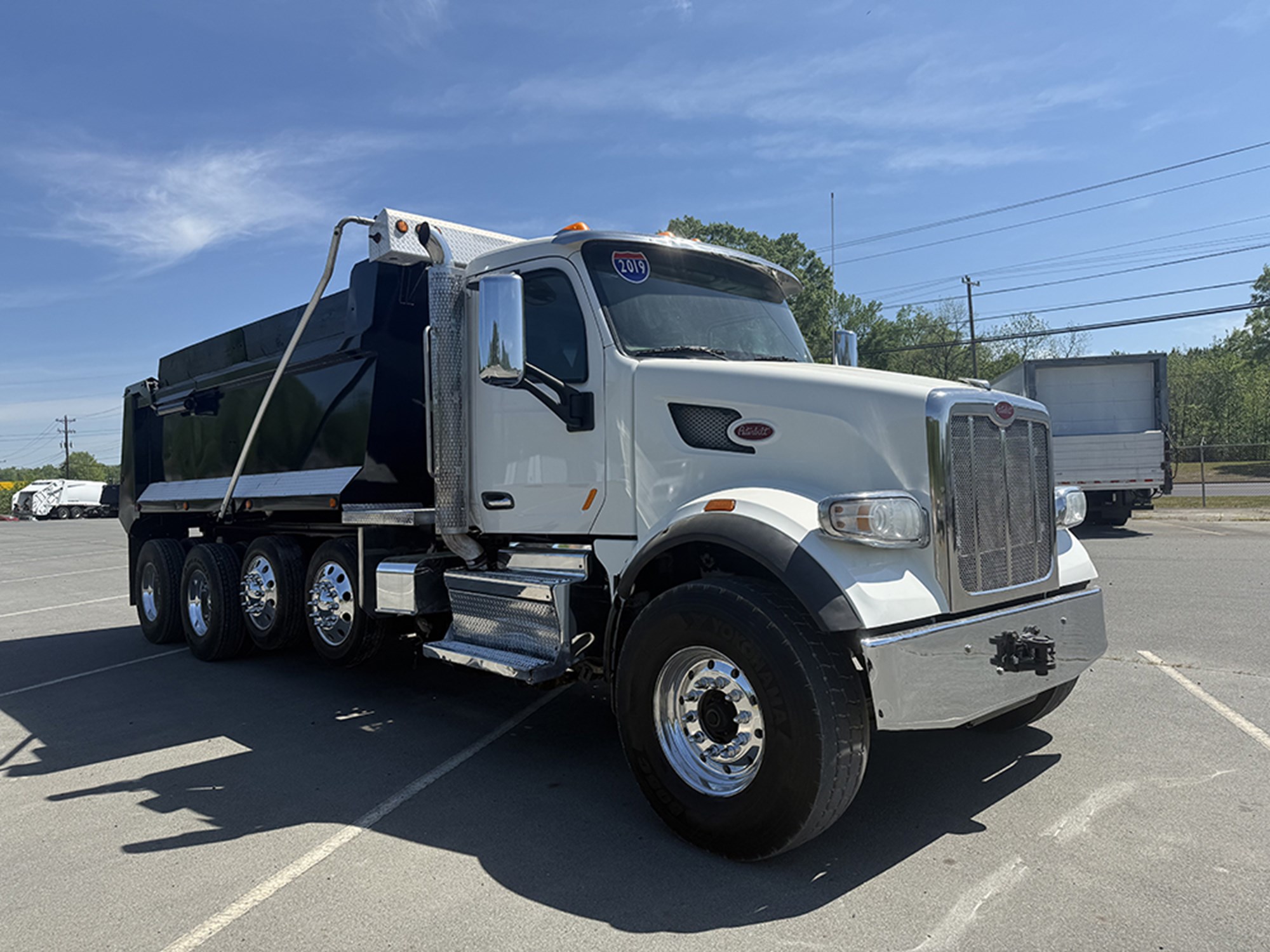 2019 Peterbilt 567 - image 2 of 6