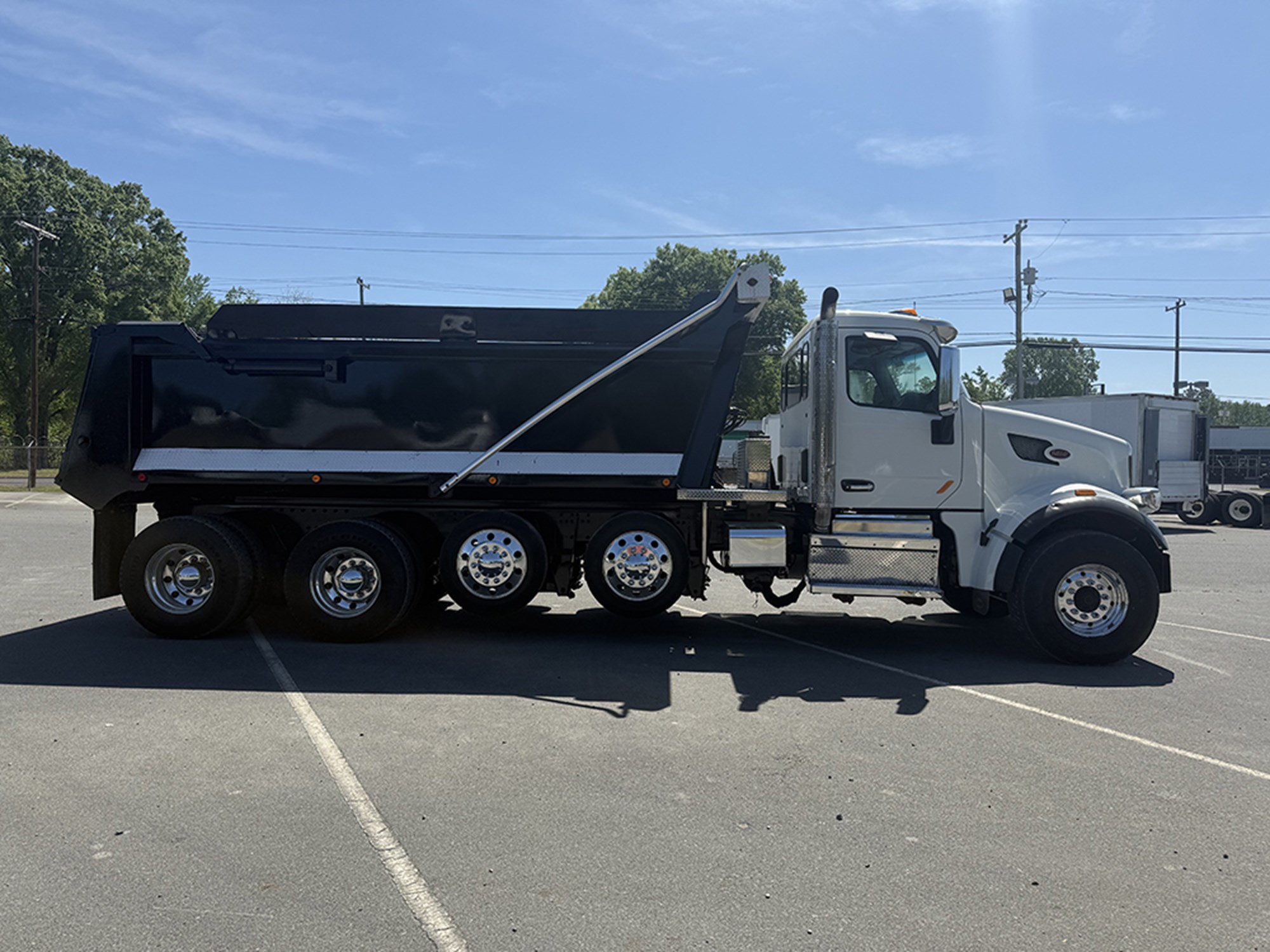 2019 Peterbilt 567 - image 3