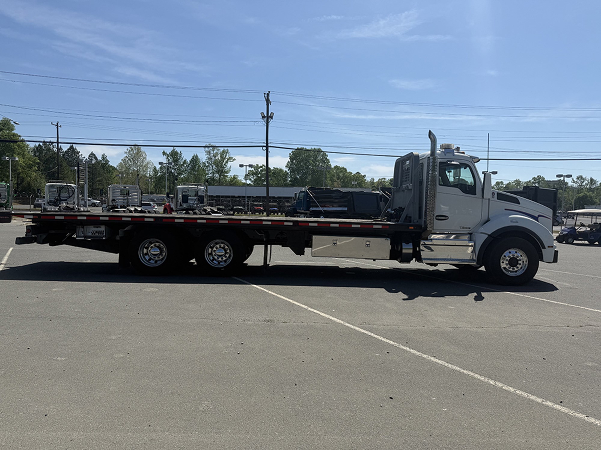 2018 Kenworth T880 - image 3 of 6