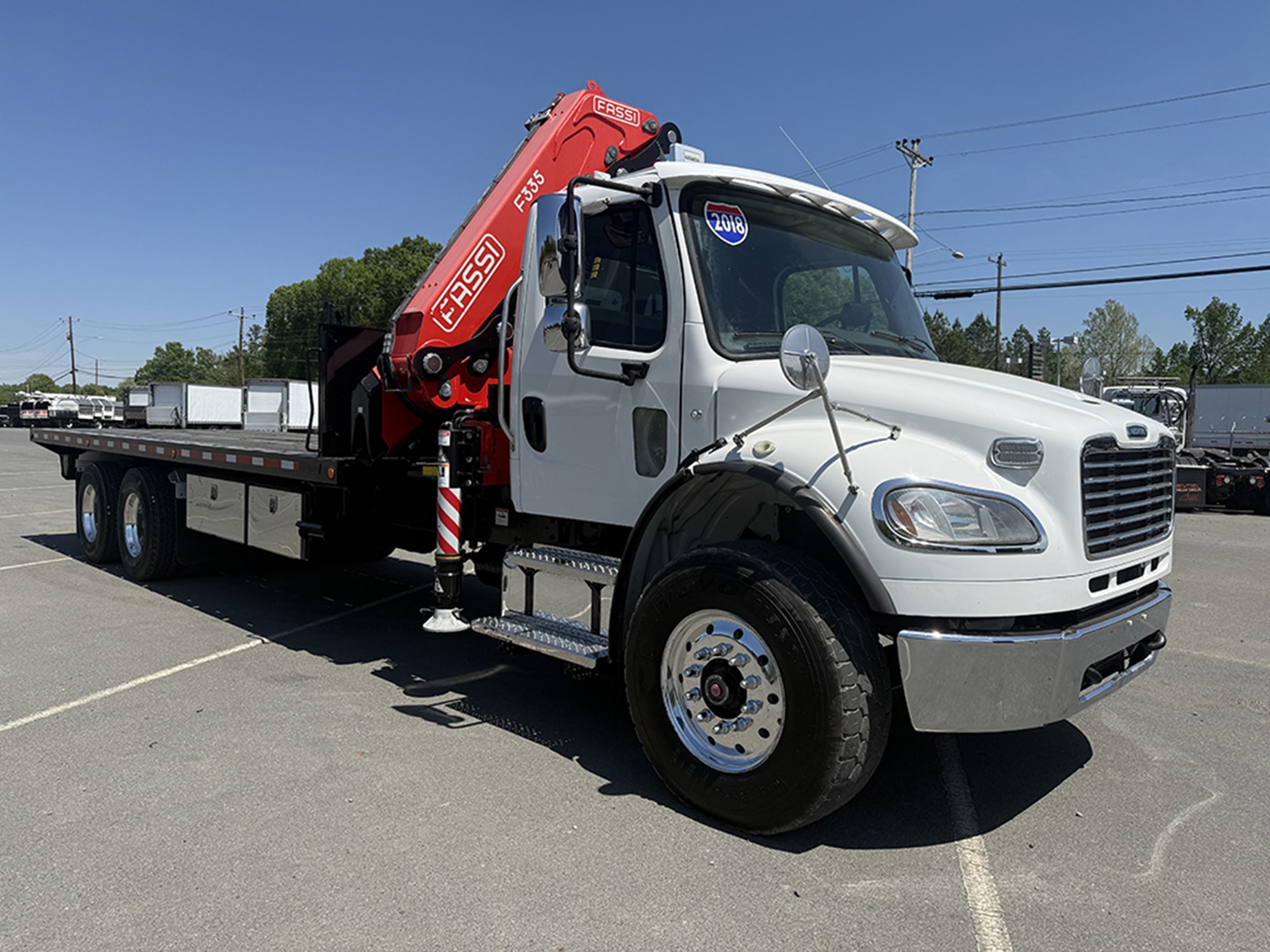 2018 Freightliner M2 - image 2 of 6