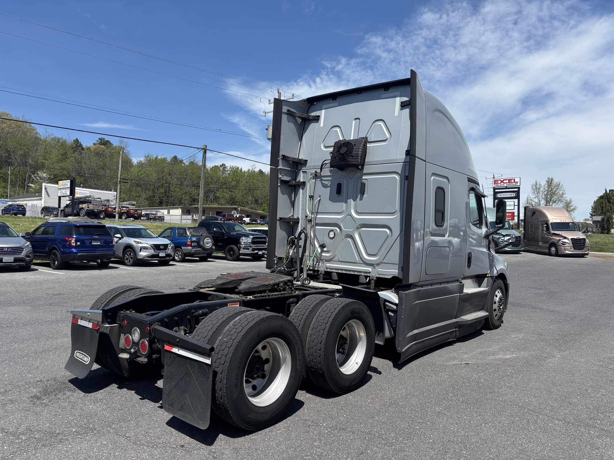 2022 Freightliner Cascadia 126 - image 3 of 6