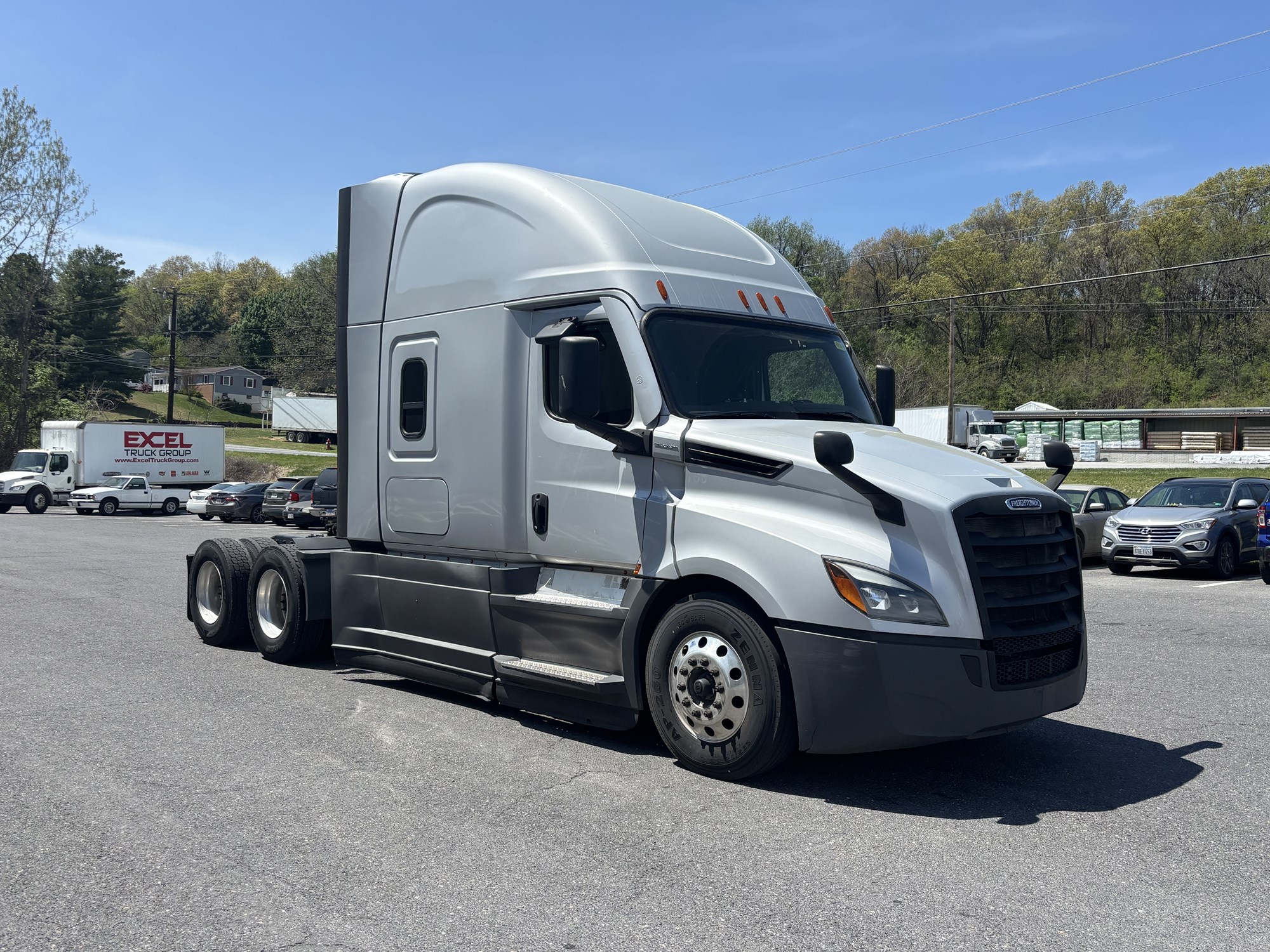 2022 Freightliner Cascadia 126 - image 5 of 6
