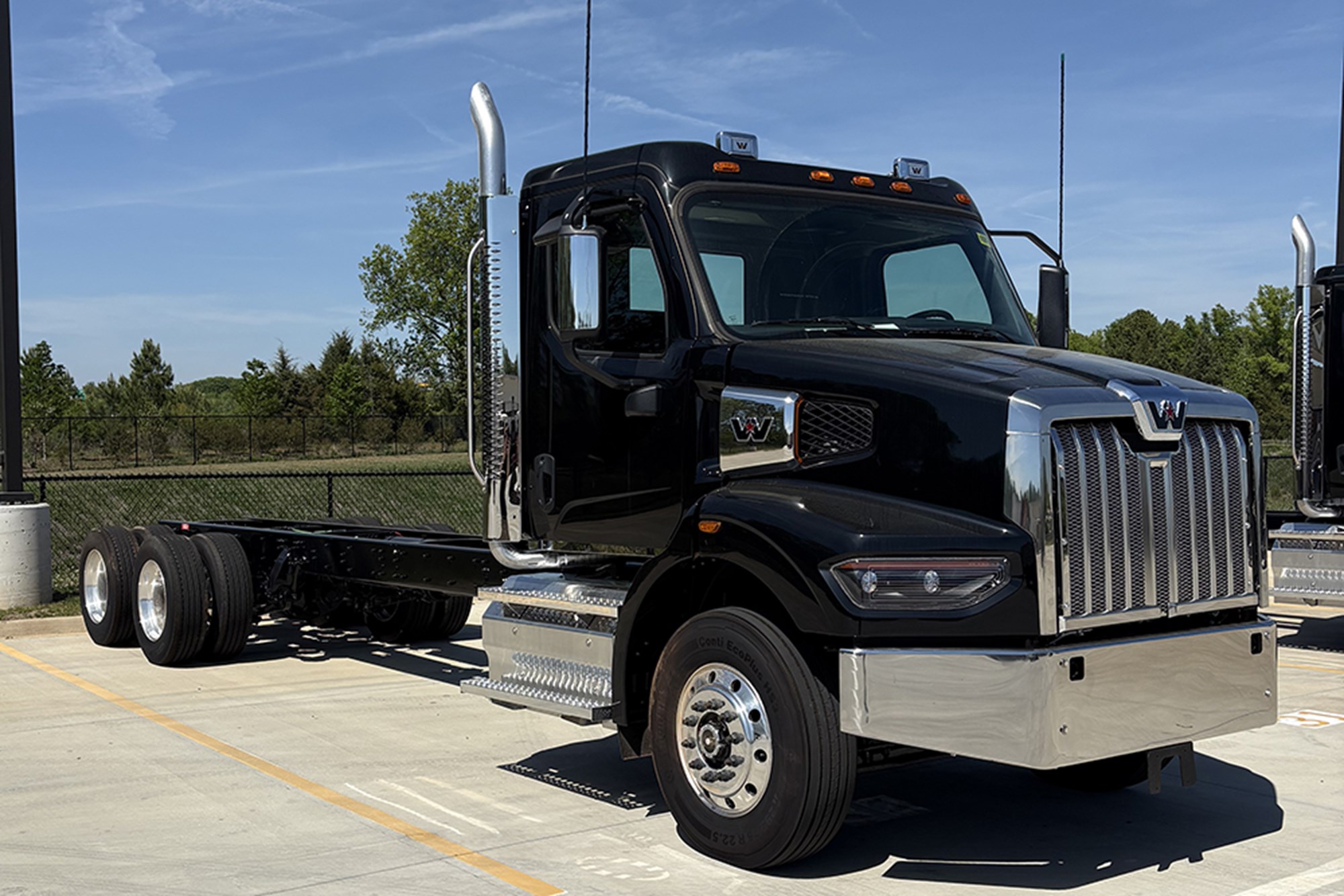 2026 Western Star 47X - image 2 of 6