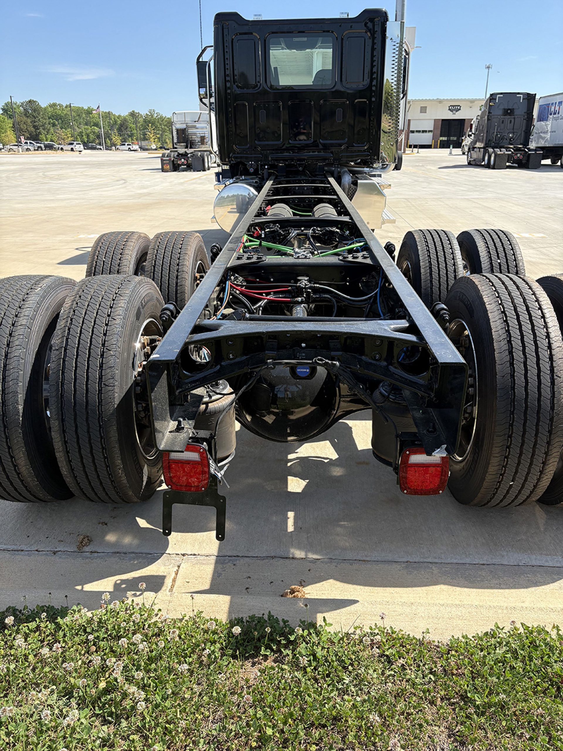 2025 Western Star 47X - image 5 of 6