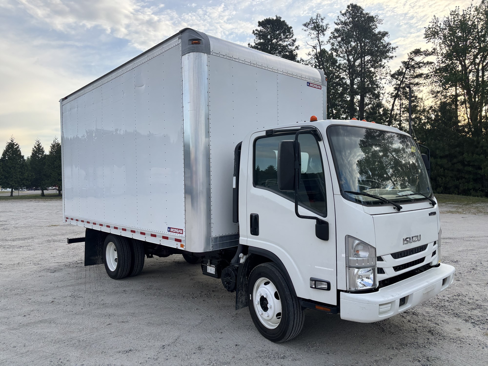 2018 Isuzu NPR/NPR-HD - image 1 of 6