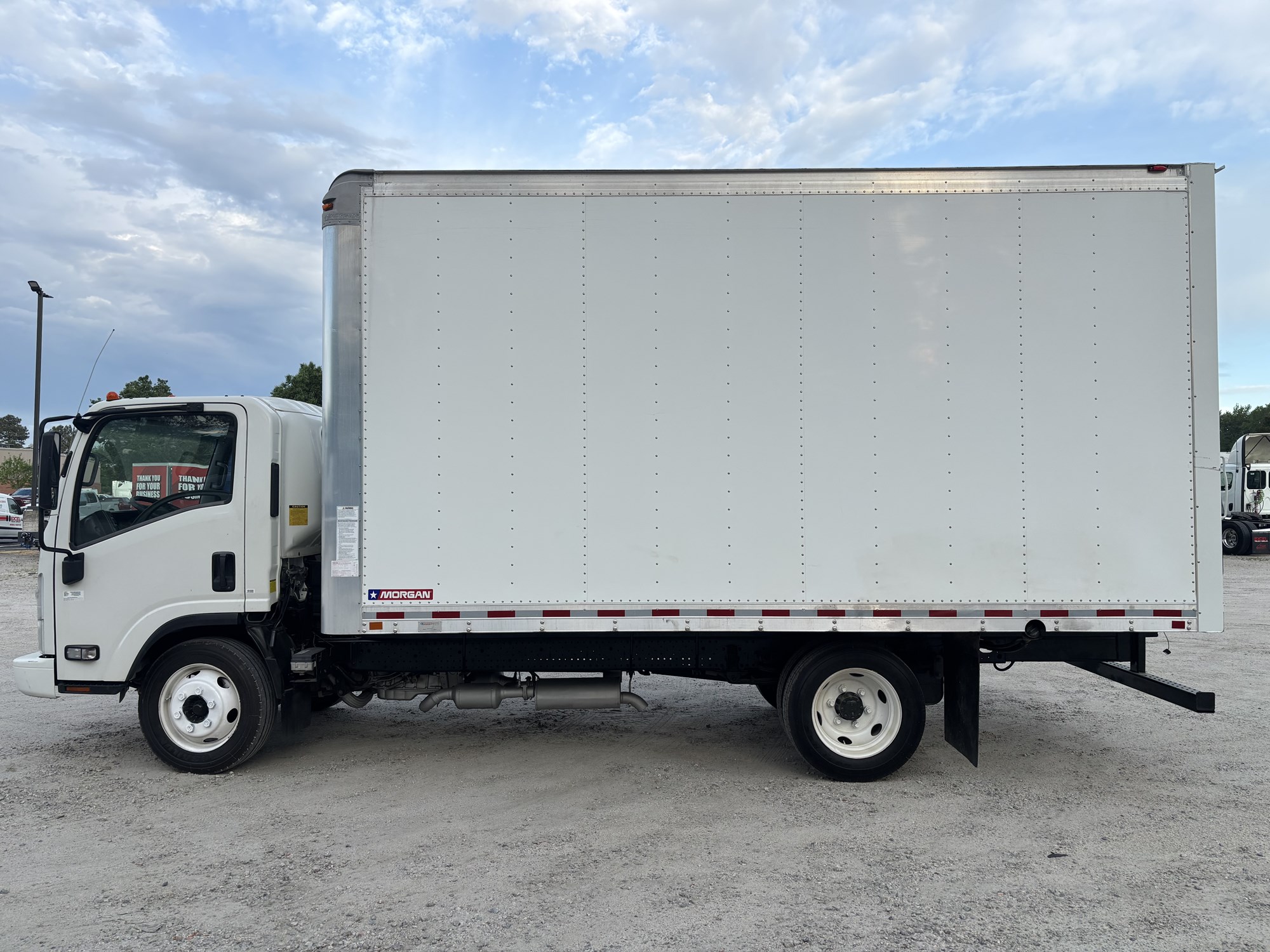 2018 Isuzu NPR/NPR-HD - image 2 of 6