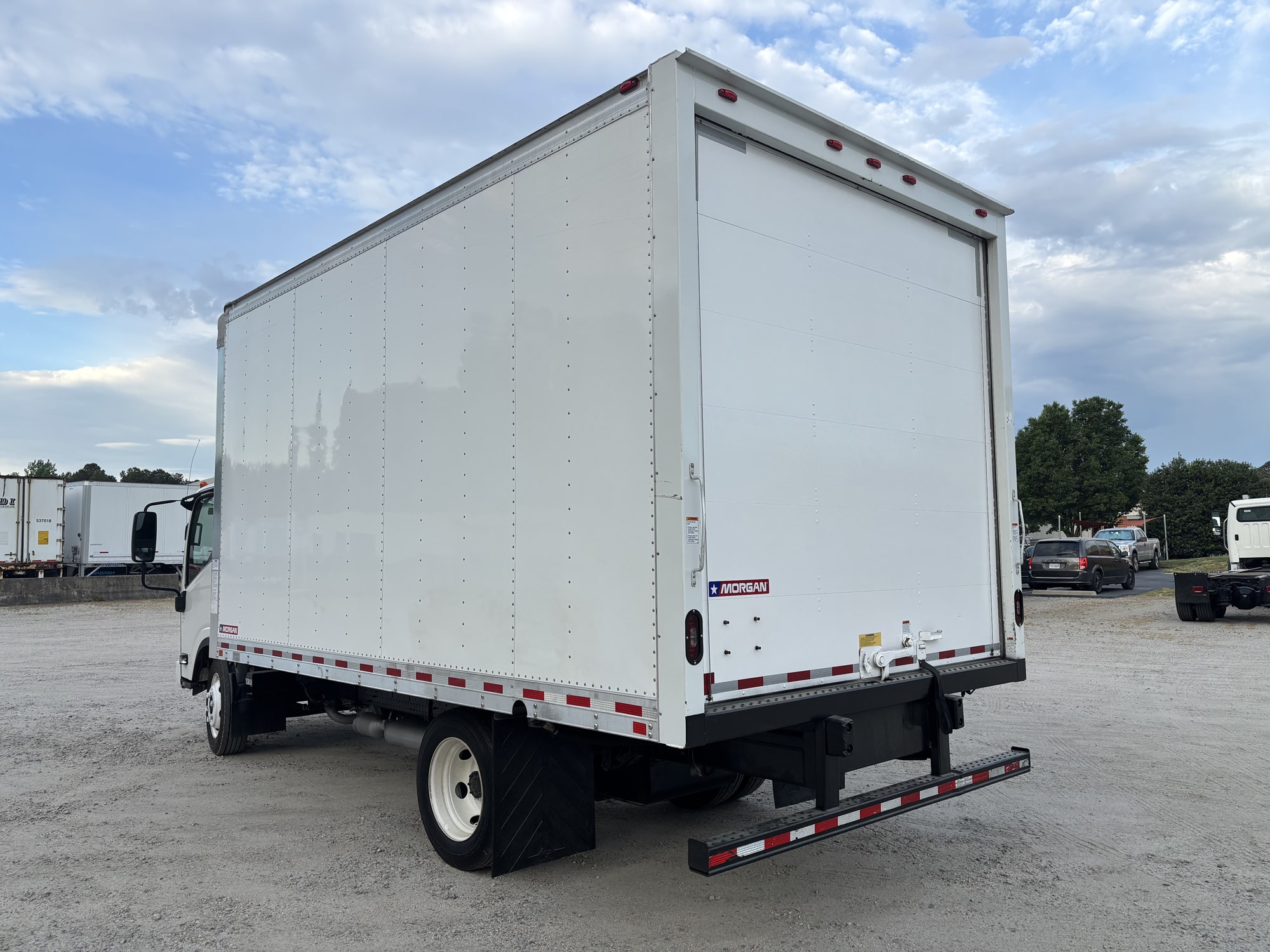 2018 Isuzu NPR/NPR-HD - image 4 of 6