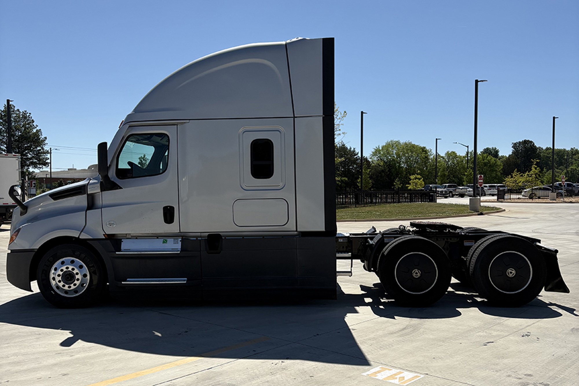 2023 Freightliner Cascadia 126 - image 6 of 6