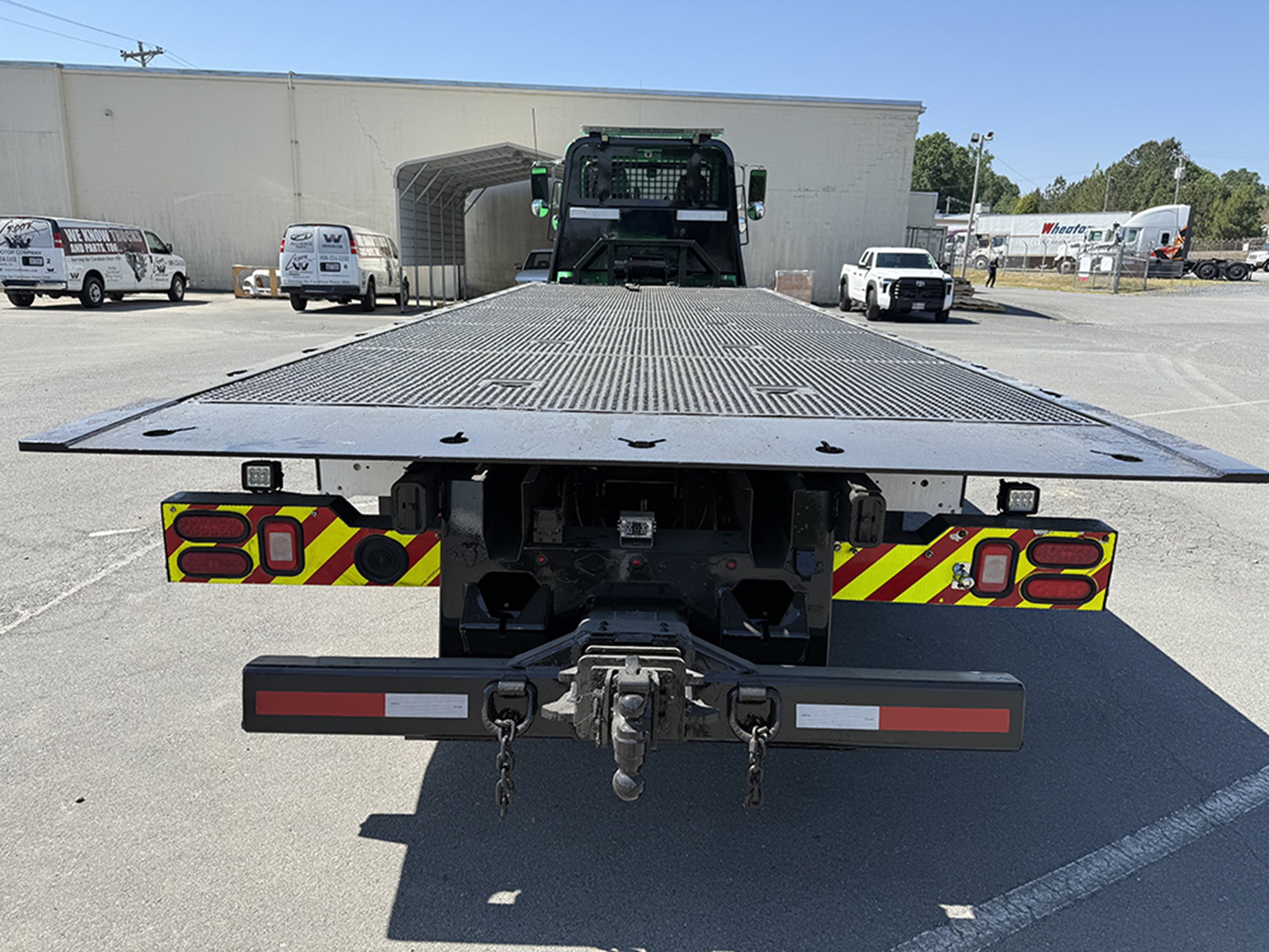 2018 Peterbilt 348 - image 5