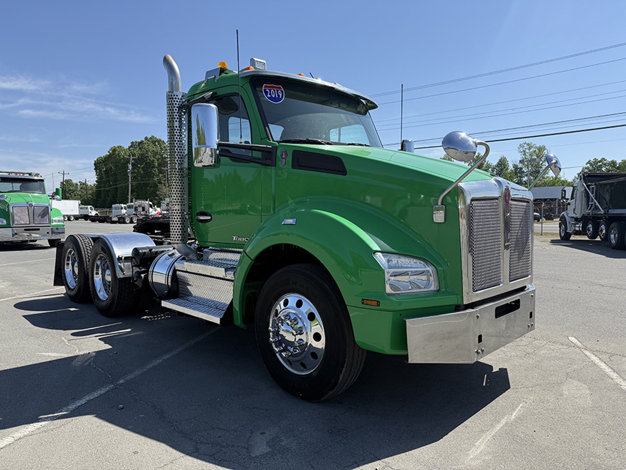 2019 Kenworth T880 - image 2 of 6