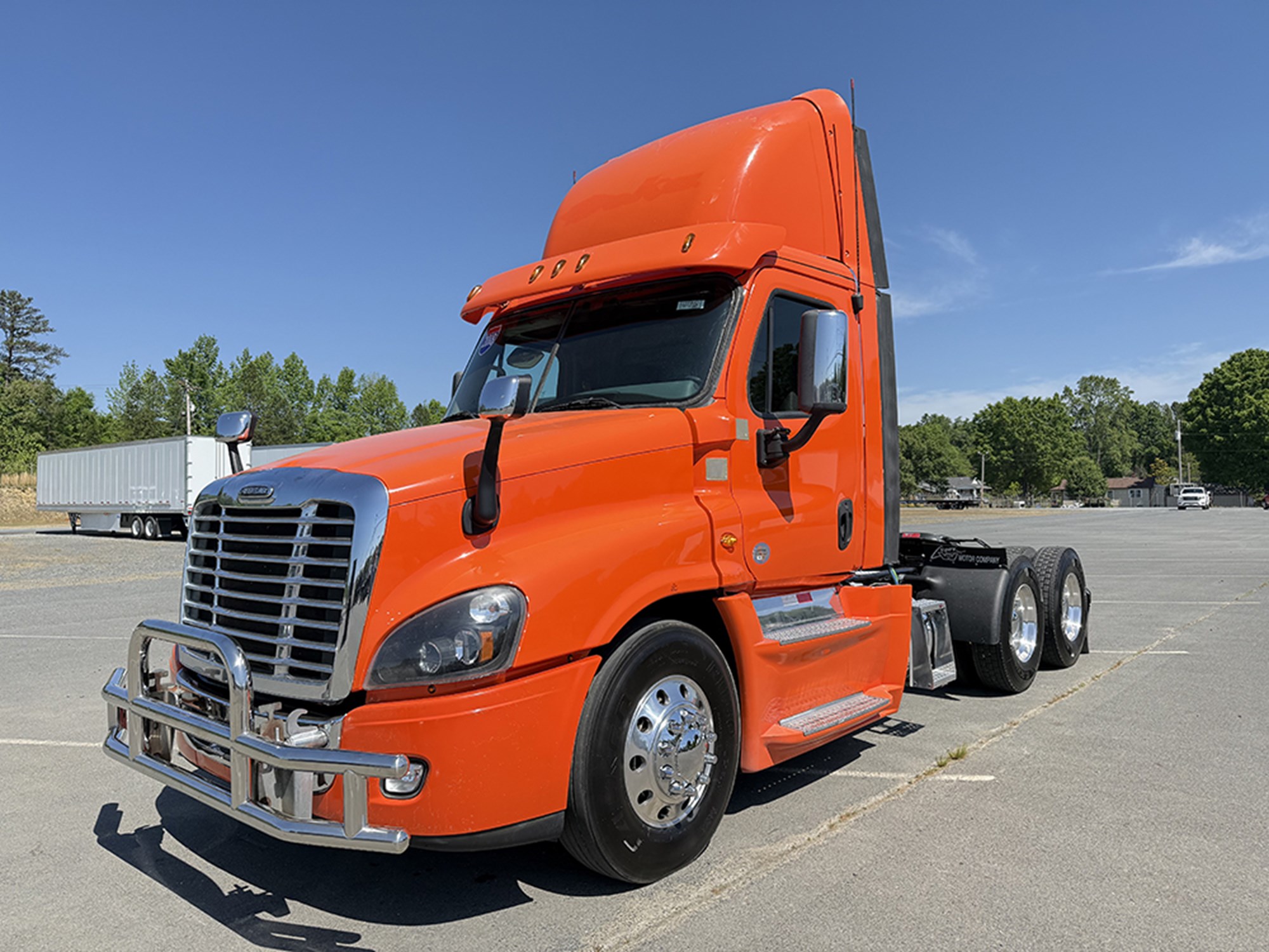 2018 Freightliner Cascadia 125 - image 1 of 6