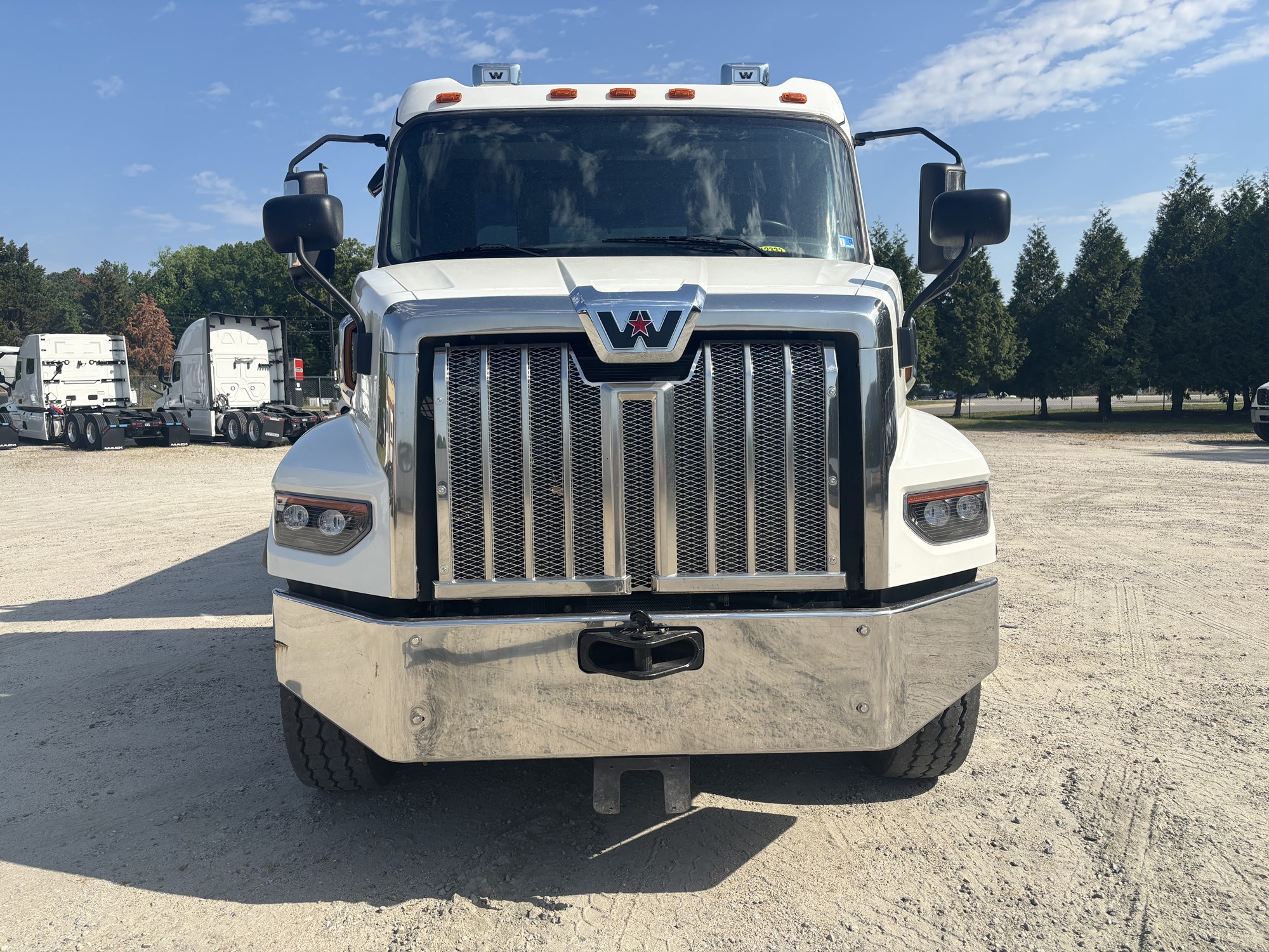 2025 Western Star 47X - image 4 of 6