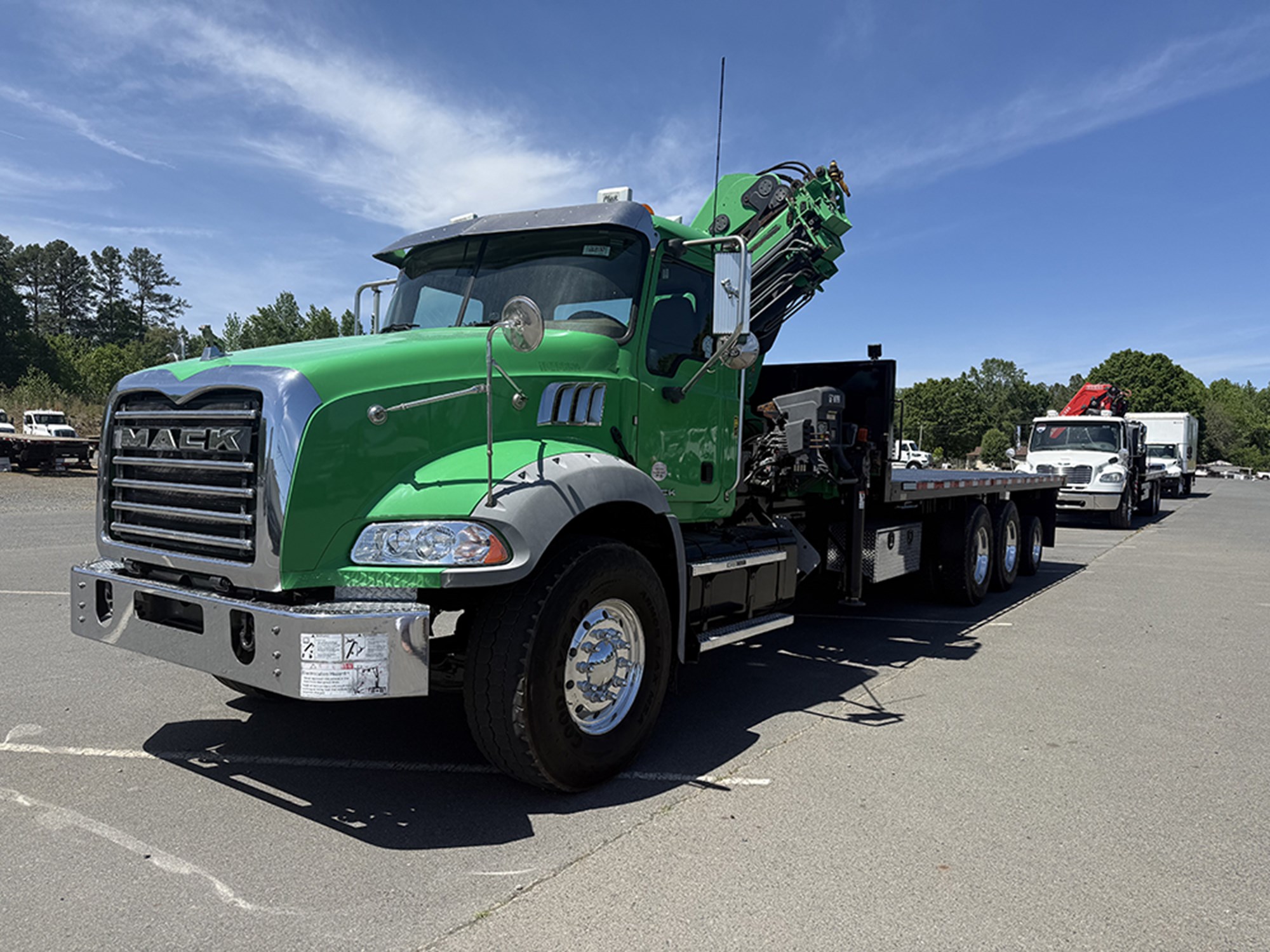 2018 Mack GU813 - image 1 of 6